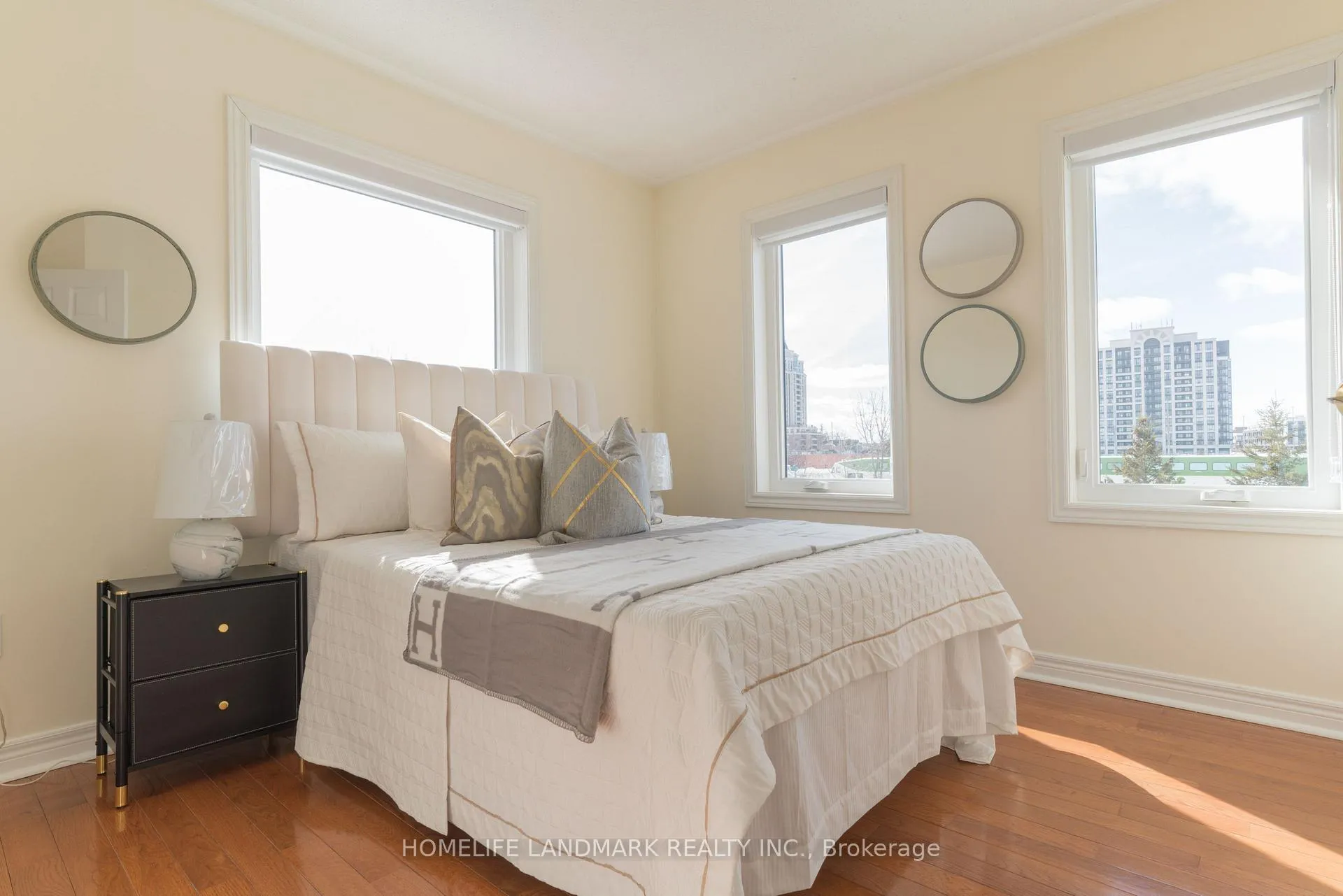 Photo 26 of 63 Sunburst Crescent, Markham, Greensborough — HOMEH