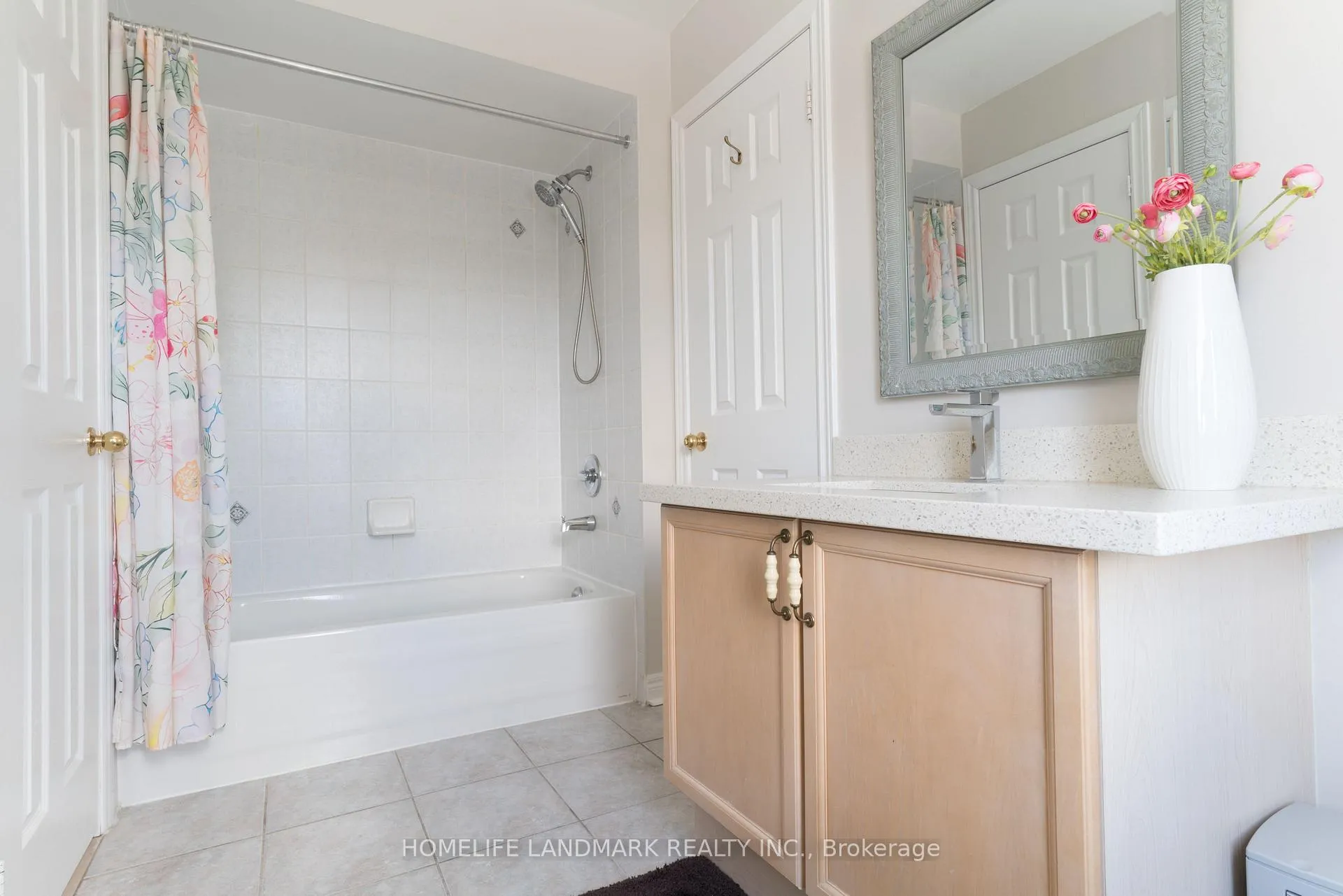 Photo 31 of 63 Sunburst Crescent, Markham, Greensborough — HOMEH