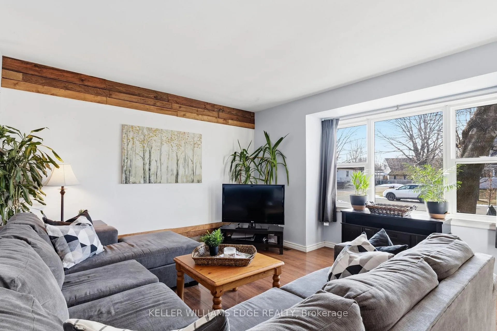 Photo 11 of 36 Blair Avenue, Hamilton, McQuesten — HOMEH