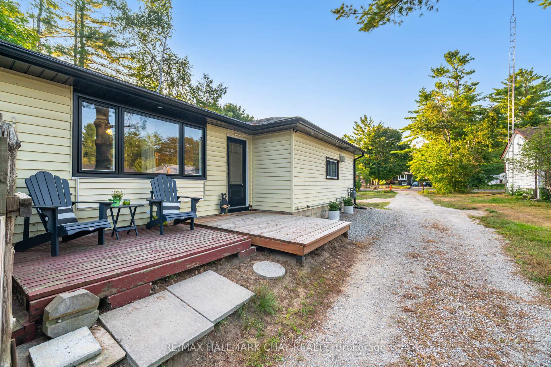 Photo 5 of 731 Pinegrove Avenue, Innisfil, Rural Innisfil — HOMEH