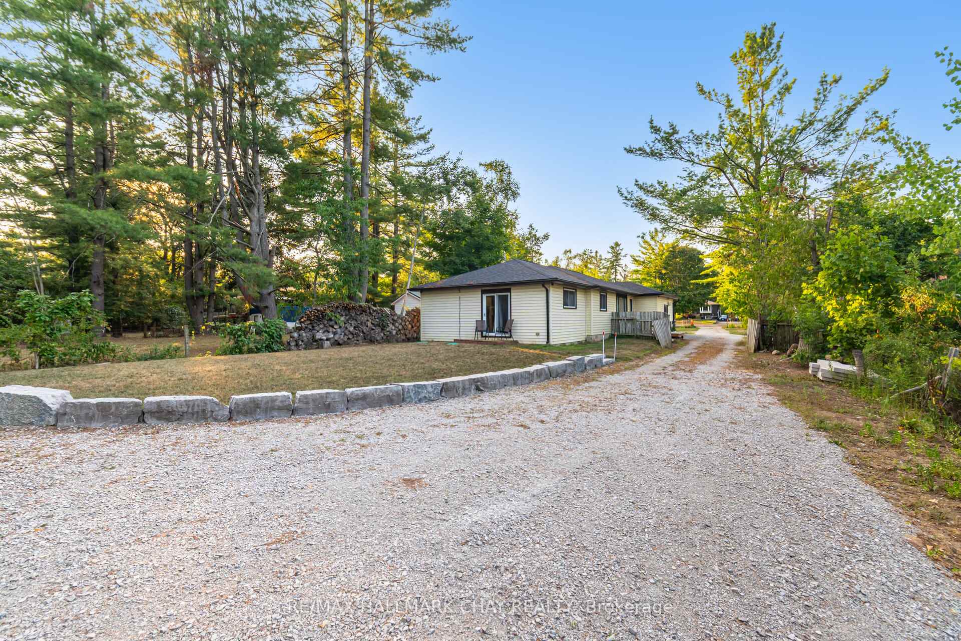 Photo 33 of 731 Pinegrove Avenue, Innisfil, Rural Innisfil — HOMEH