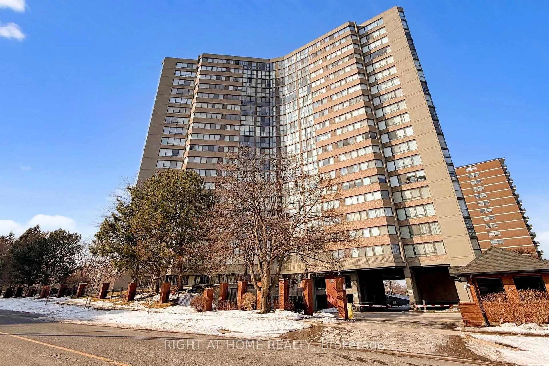 Front of Unit 2009, 40 Richview Road