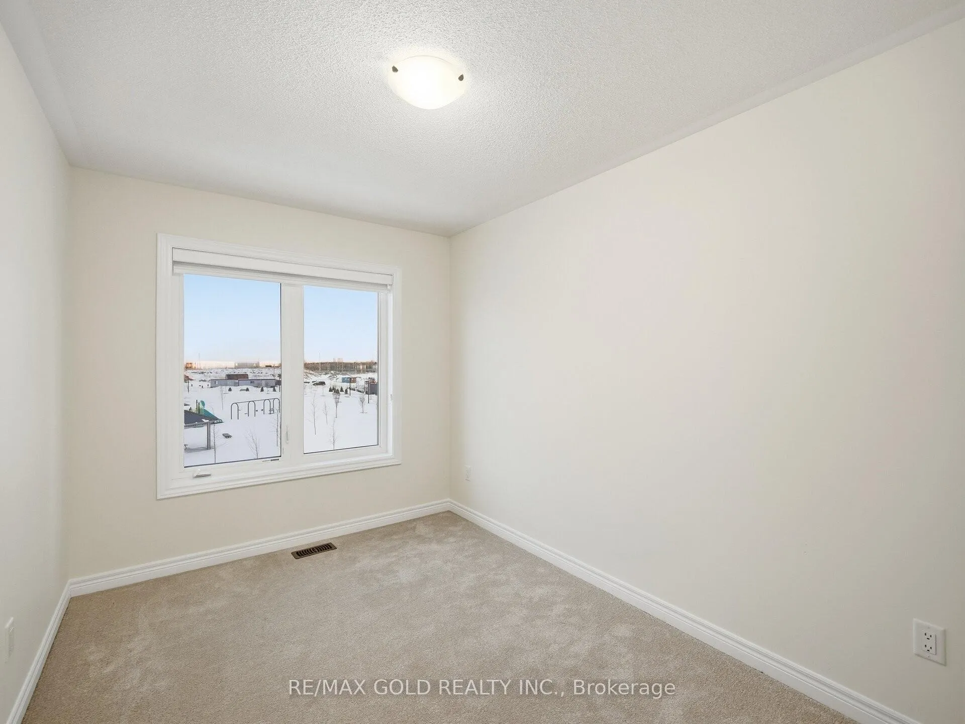 Photo 17 of 20 Skyridge Drive, Brampton, Bram East — HOMEH