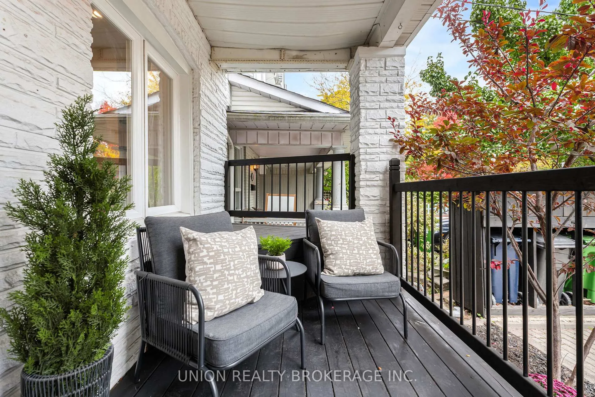Photo 3 of 262 Silver Birch Avenue, Toronto, The Beaches — HOMEH