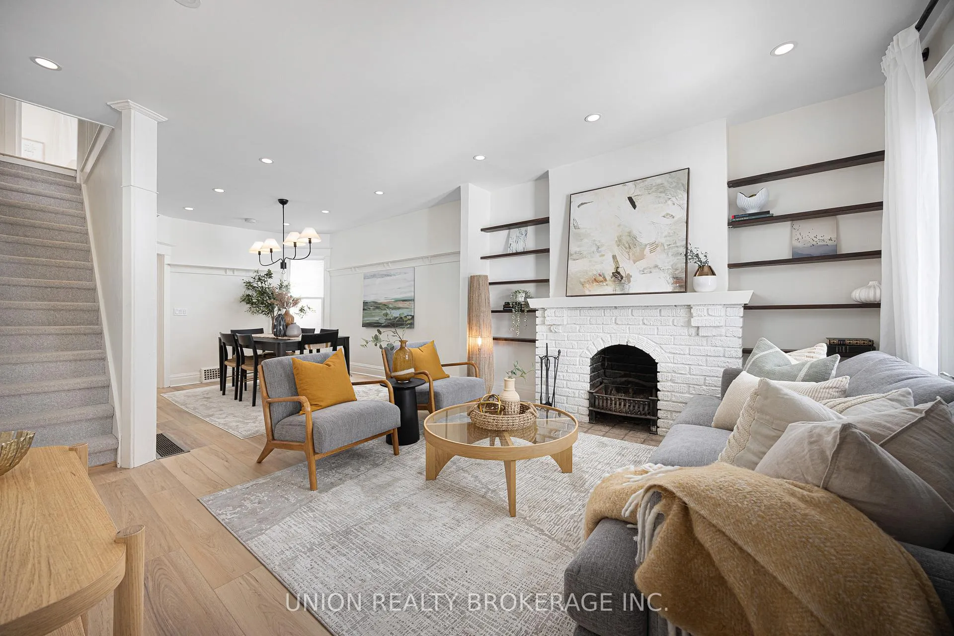 Photo 4 of 262 Silver Birch Avenue, Toronto, The Beaches — HOMEH