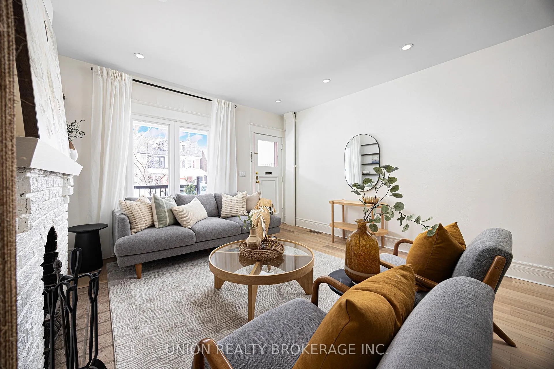 Photo 5 of 262 Silver Birch Avenue, Toronto, The Beaches — HOMEH