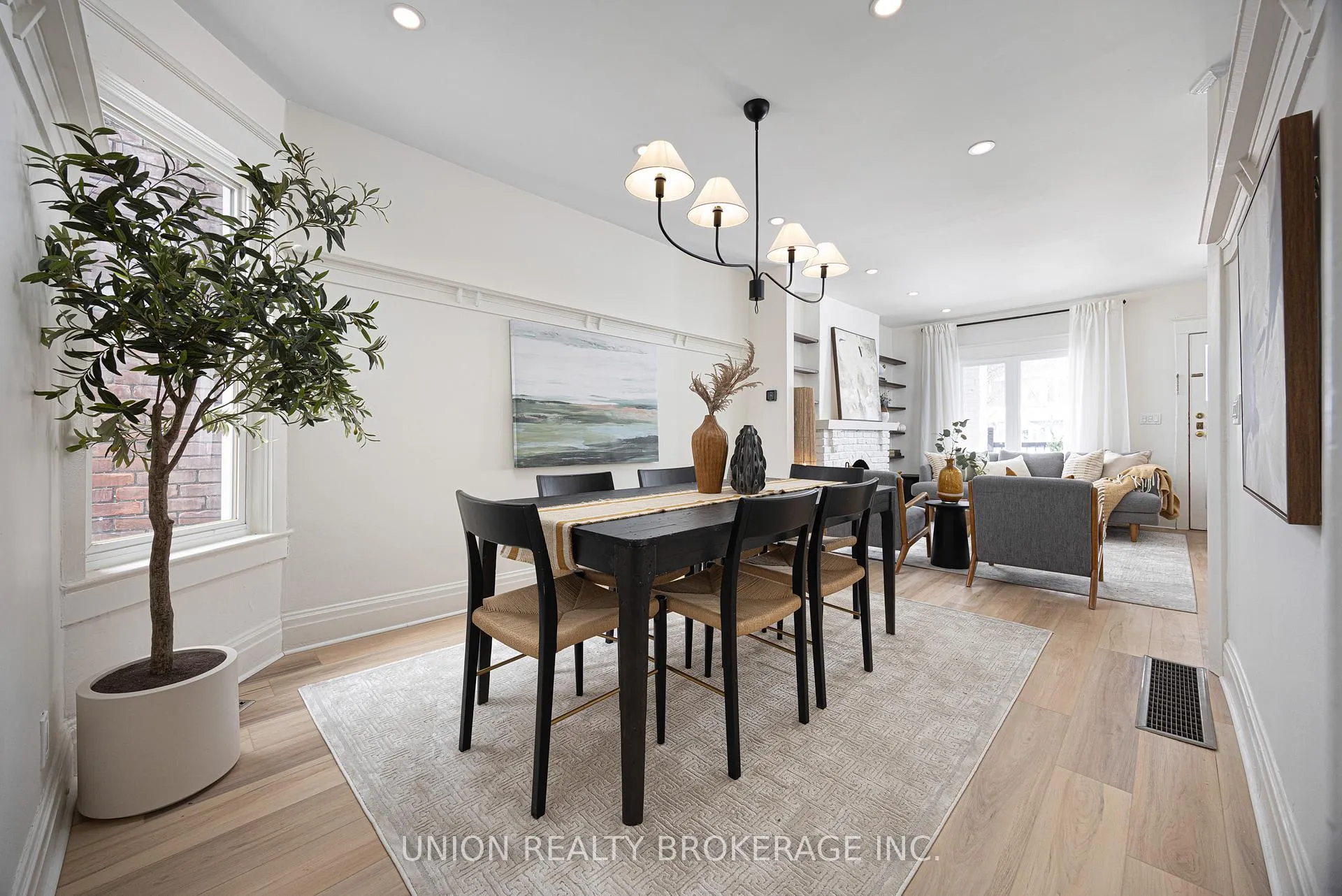 Photo 11 of 262 Silver Birch Avenue, Toronto, The Beaches — HOMEH