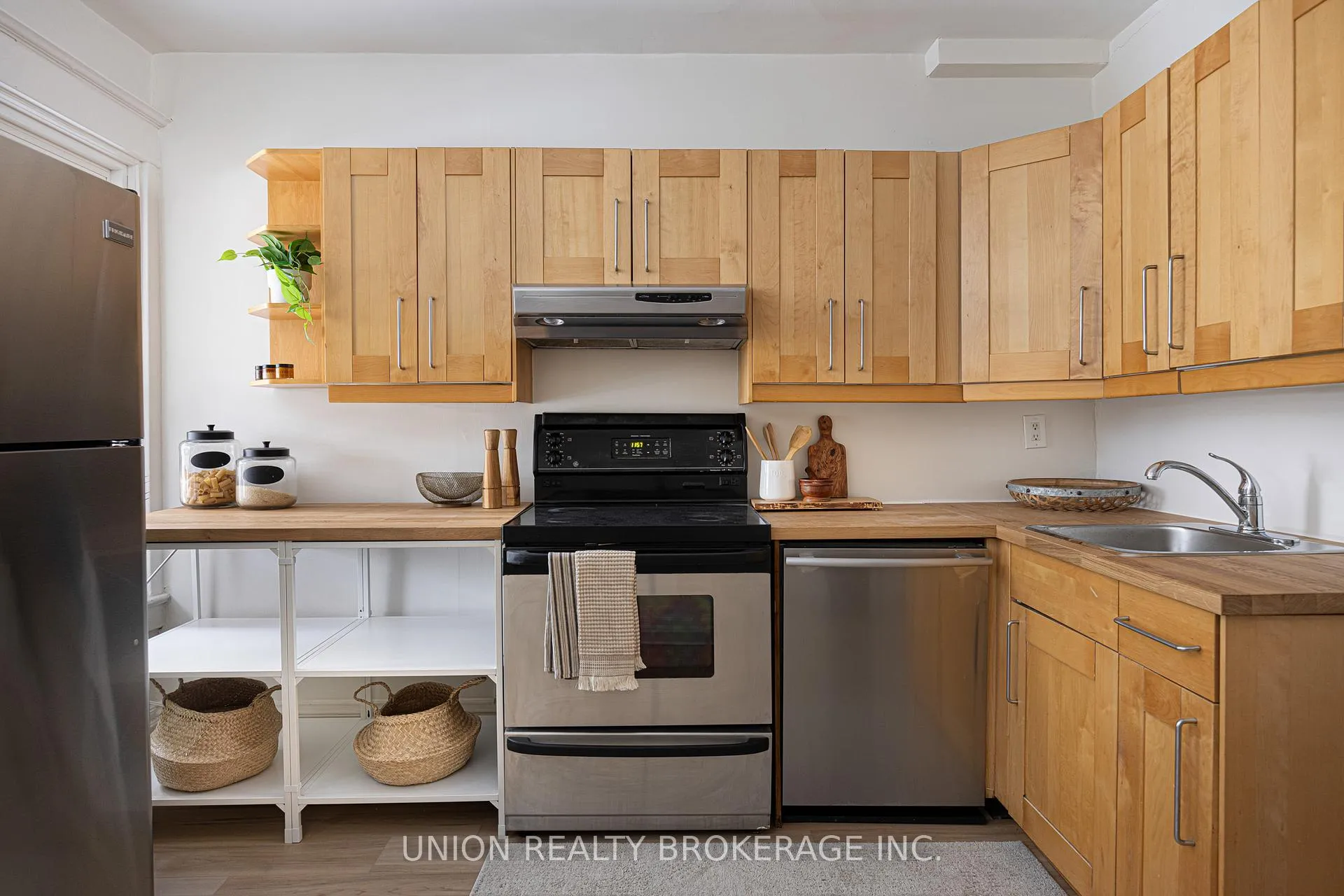 Photo 14 of 262 Silver Birch Avenue, Toronto, The Beaches — HOMEH