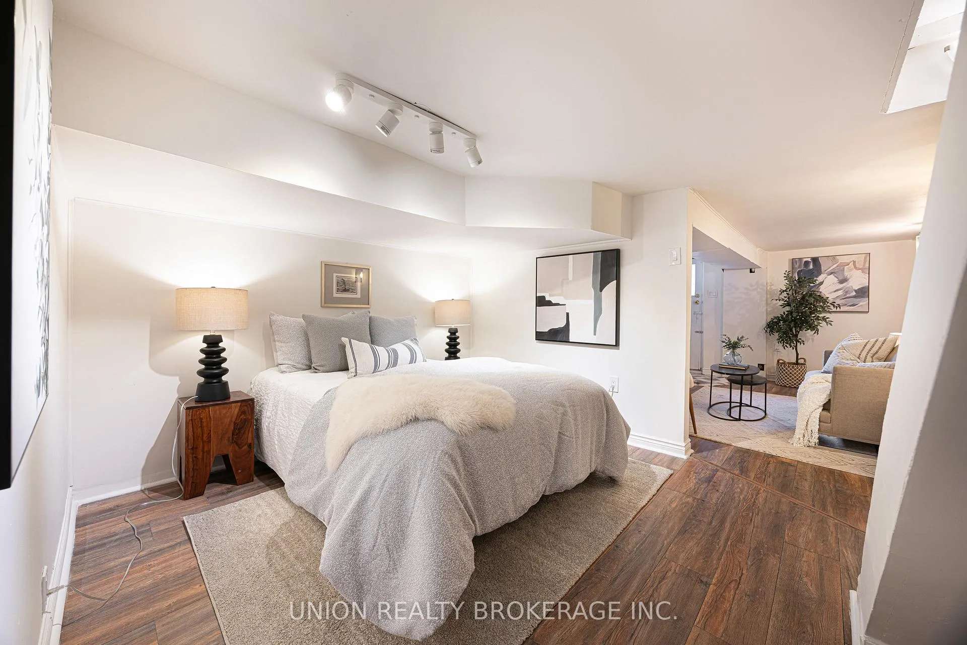 Photo 27 of 262 Silver Birch Avenue, Toronto, The Beaches — HOMEH
