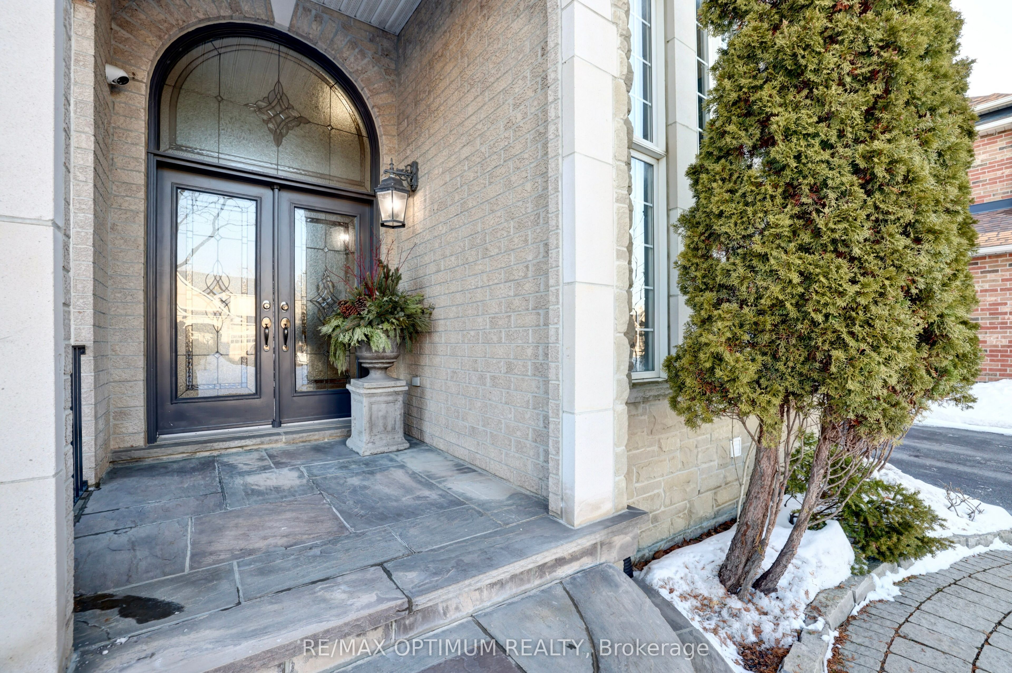 Photo 2 of 84 Nova Scotia Road, Brampton, Bram West — HOMEH