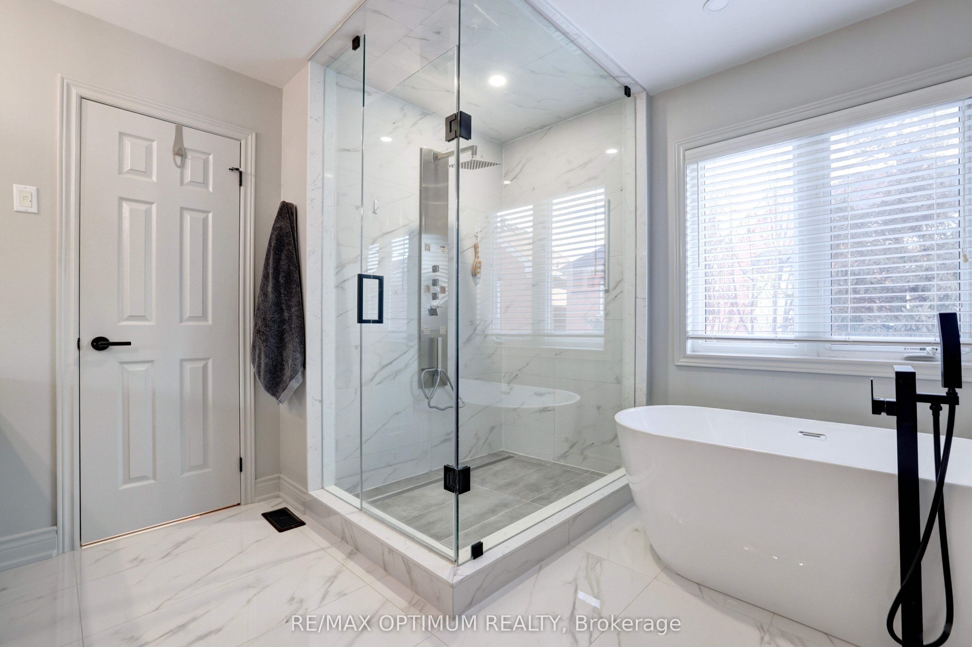 Photo 21 of 84 Nova Scotia Road, Brampton, Bram West — HOMEH