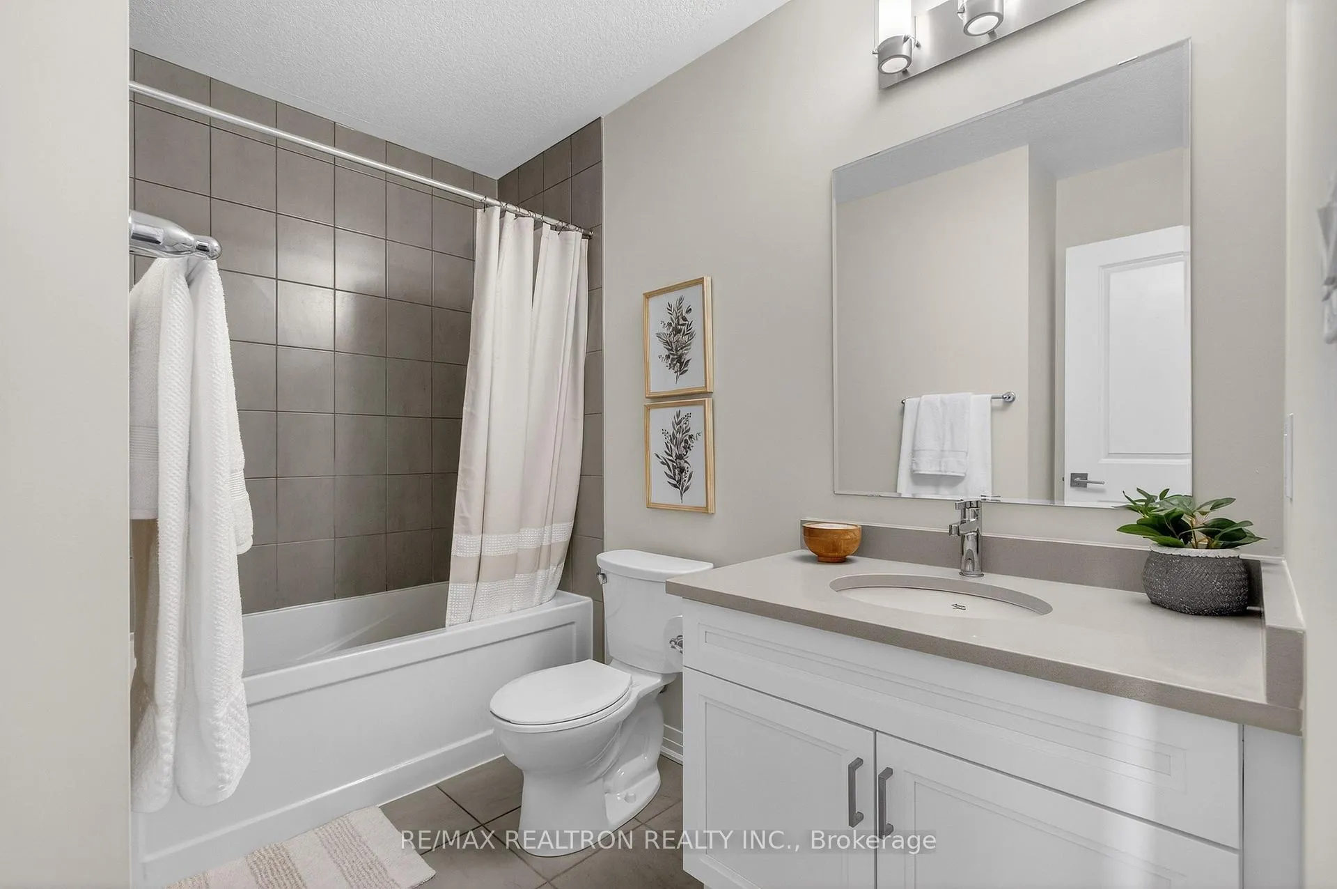 Photo 33 of Unit 2K, 155 Thomas Slee Drive, Kitchener — HOMEH