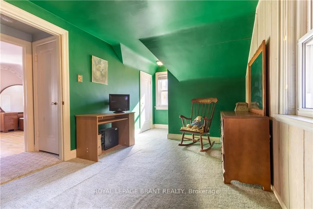 Photo 11 of 154 Talbot Street, Kitchener — HOMEH