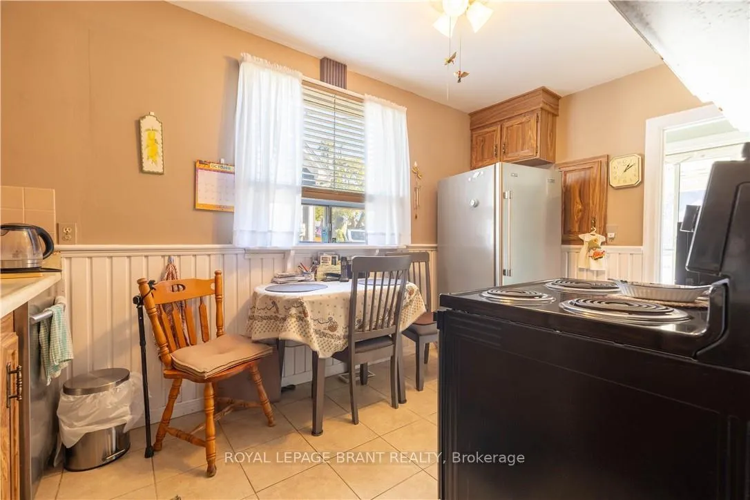 Photo 13 of 154 Talbot Street, Kitchener — HOMEH