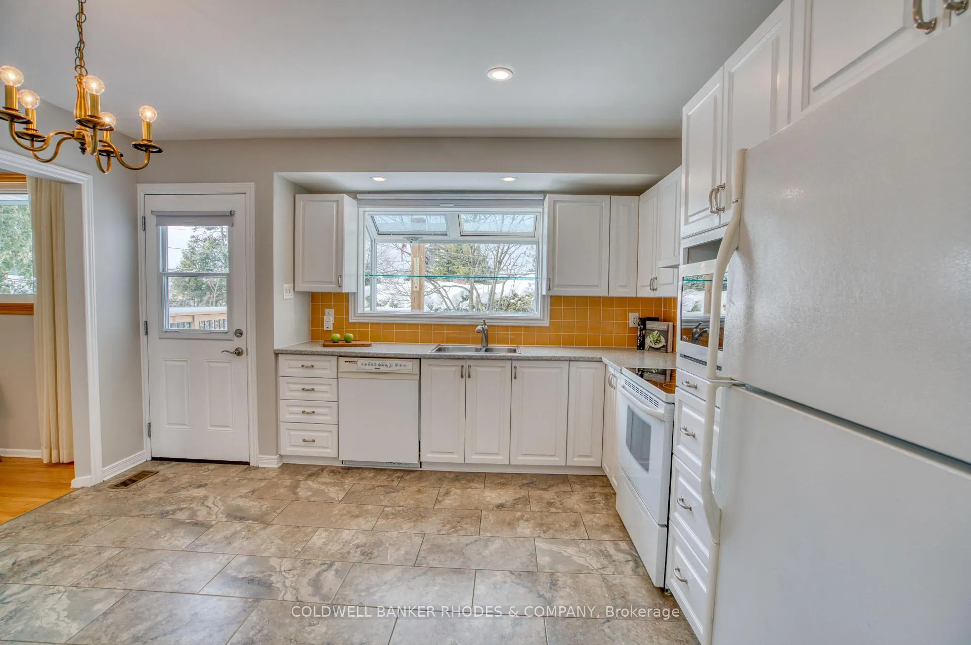 Photo 10 of 1858 Sharel Drive, Ottawa, Guildwood Estates - Urbandale Acres — HOMEH