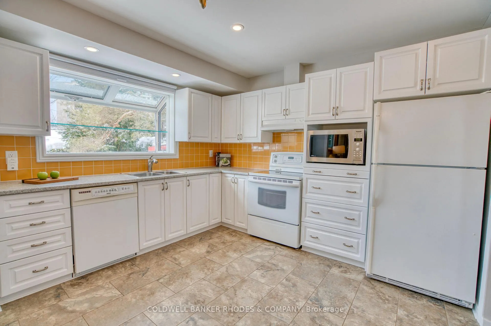 Photo 11 of 1858 Sharel Drive, Ottawa, Guildwood Estates - Urbandale Acres — HOMEH