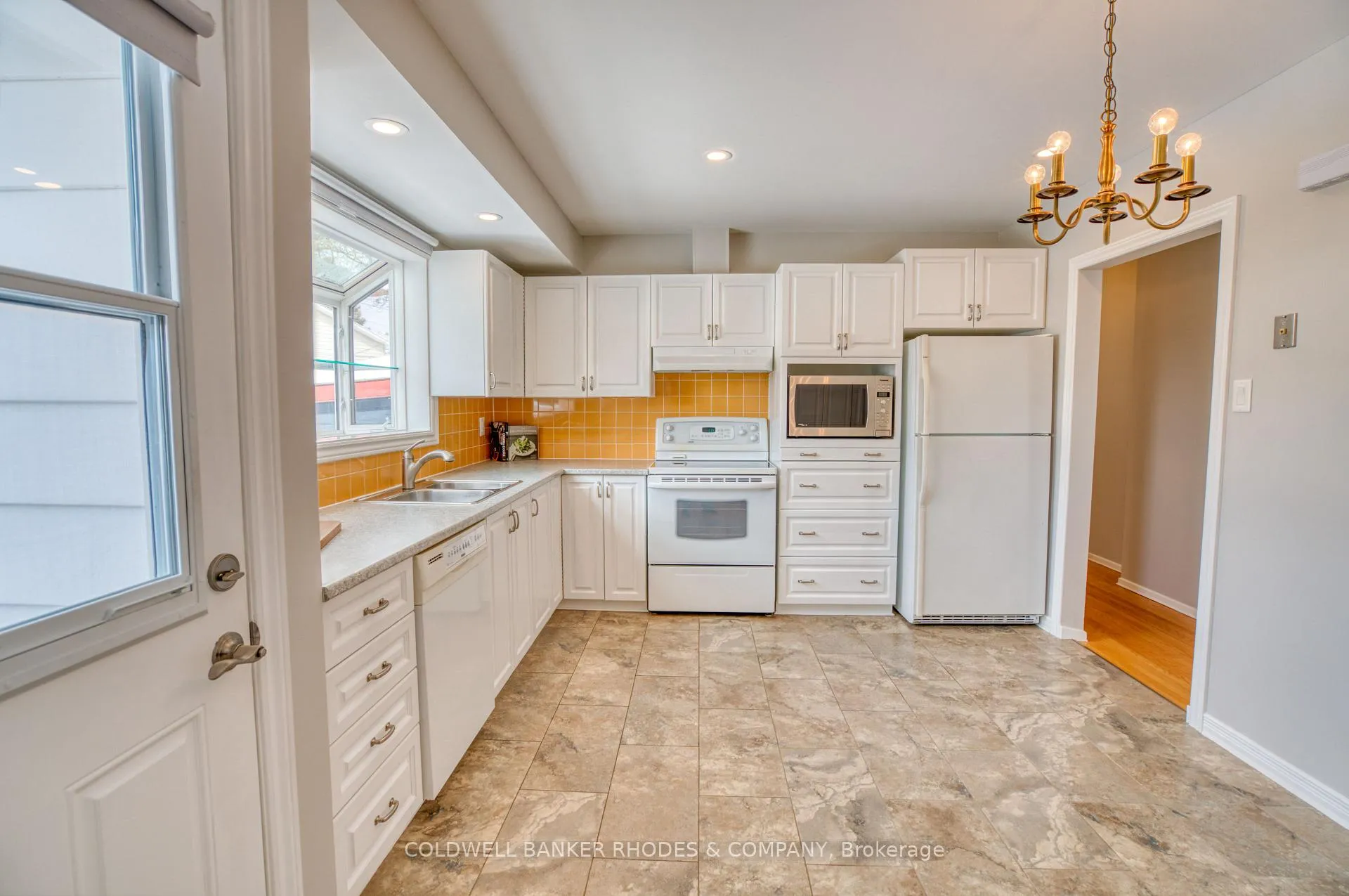 Photo 12 of 1858 Sharel Drive, Ottawa, Guildwood Estates - Urbandale Acres — HOMEH