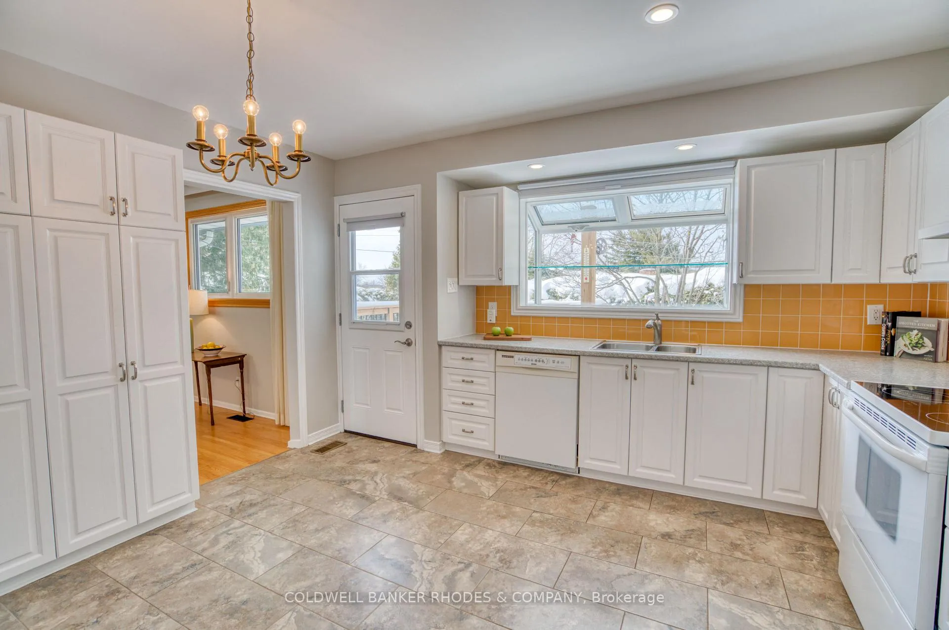 Photo 13 of 1858 Sharel Drive, Ottawa, Guildwood Estates - Urbandale Acres — HOMEH