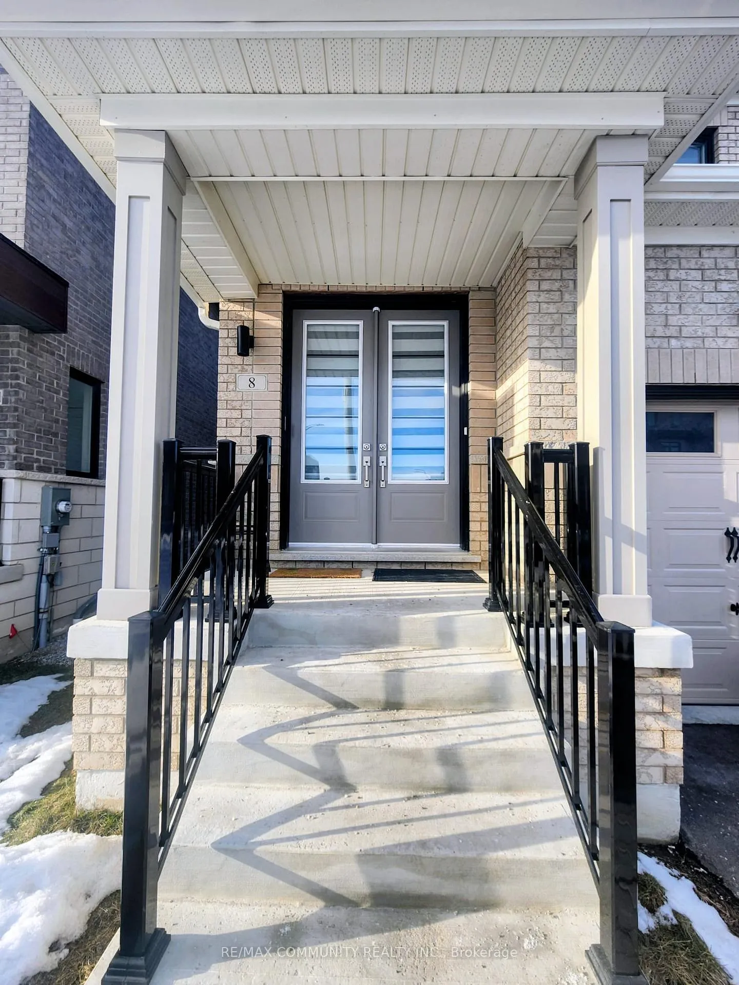 Photo 4 of 8 Deer Ridge Crescent, Whitby, Rural Whitby — HOMEH