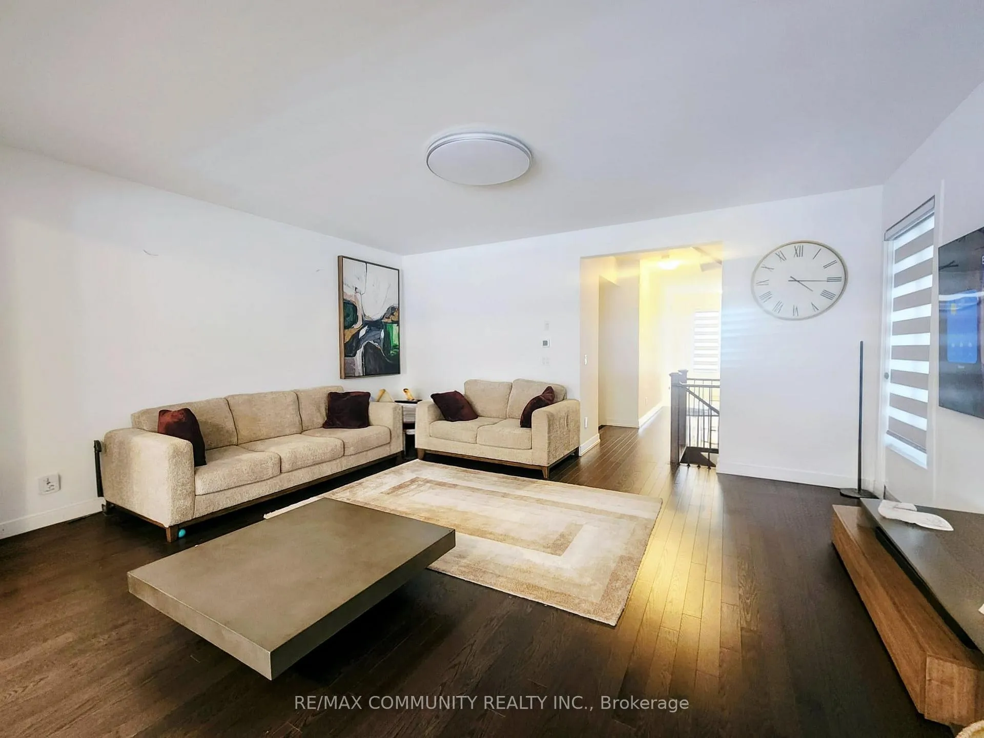 Photo 7 of 8 Deer Ridge Crescent, Whitby, Rural Whitby — HOMEH