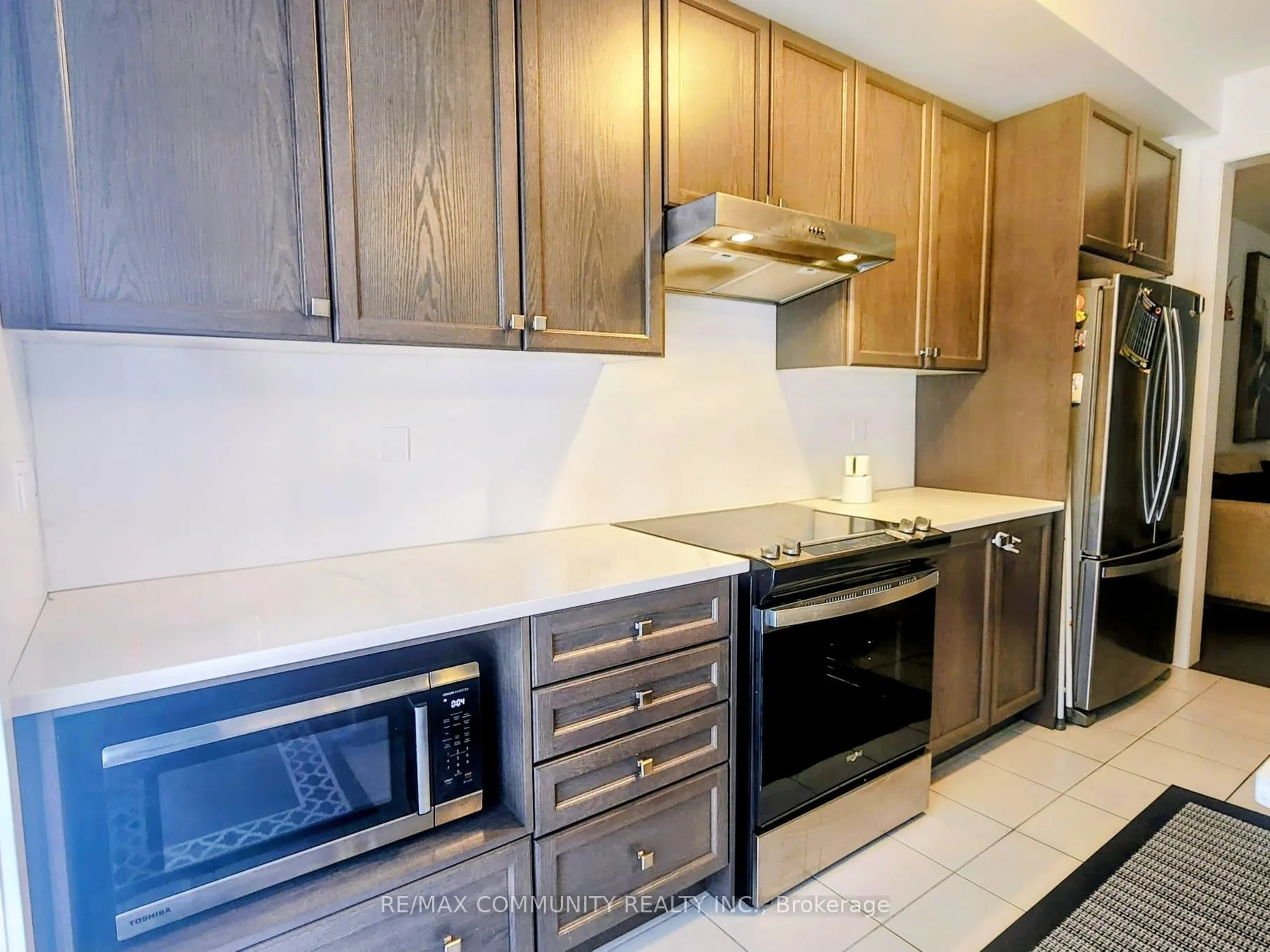 Photo 13 of 8 Deer Ridge Crescent, Whitby, Rural Whitby — HOMEH