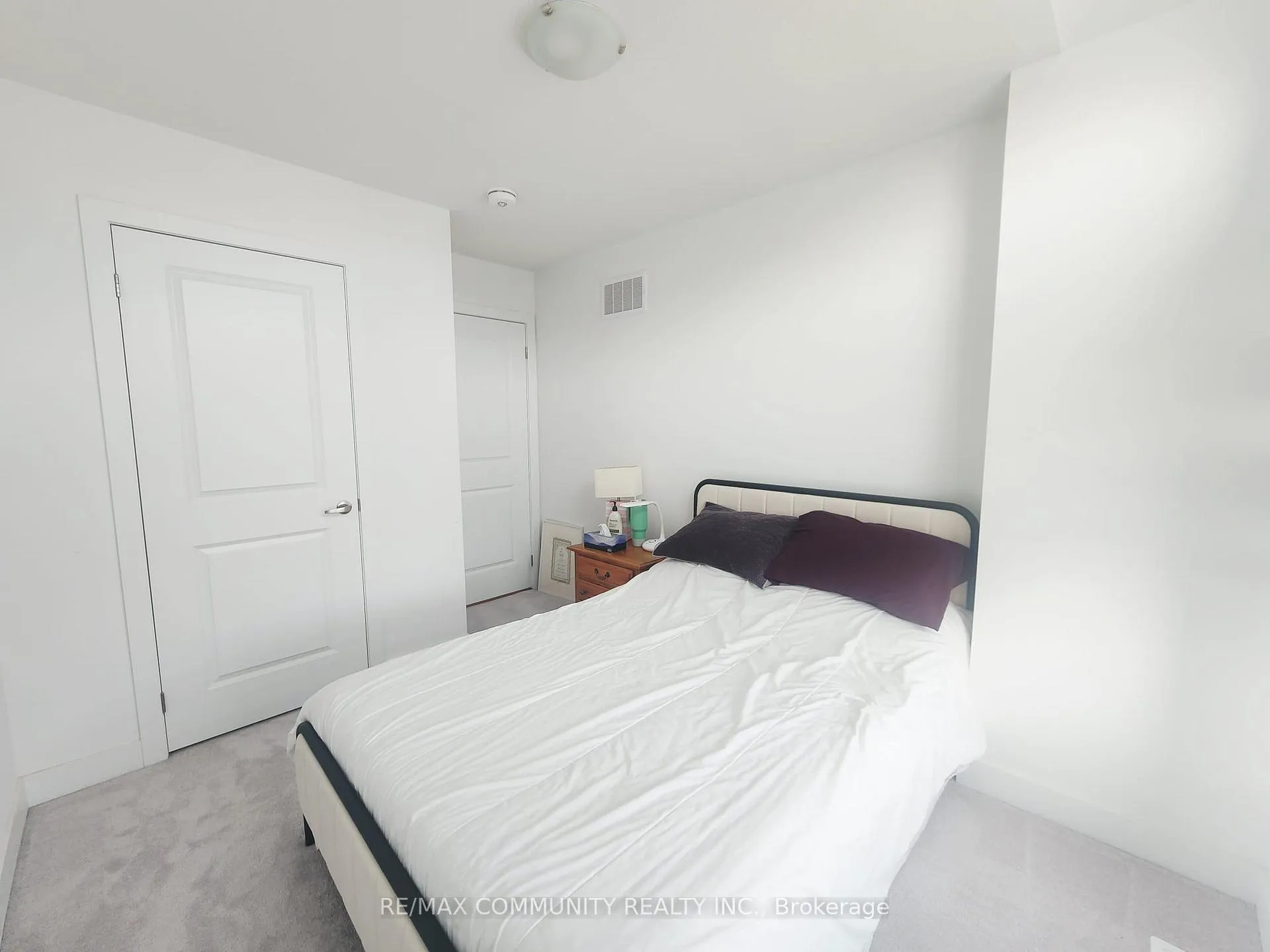 Photo 15 of 8 Deer Ridge Crescent, Whitby, Rural Whitby — HOMEH