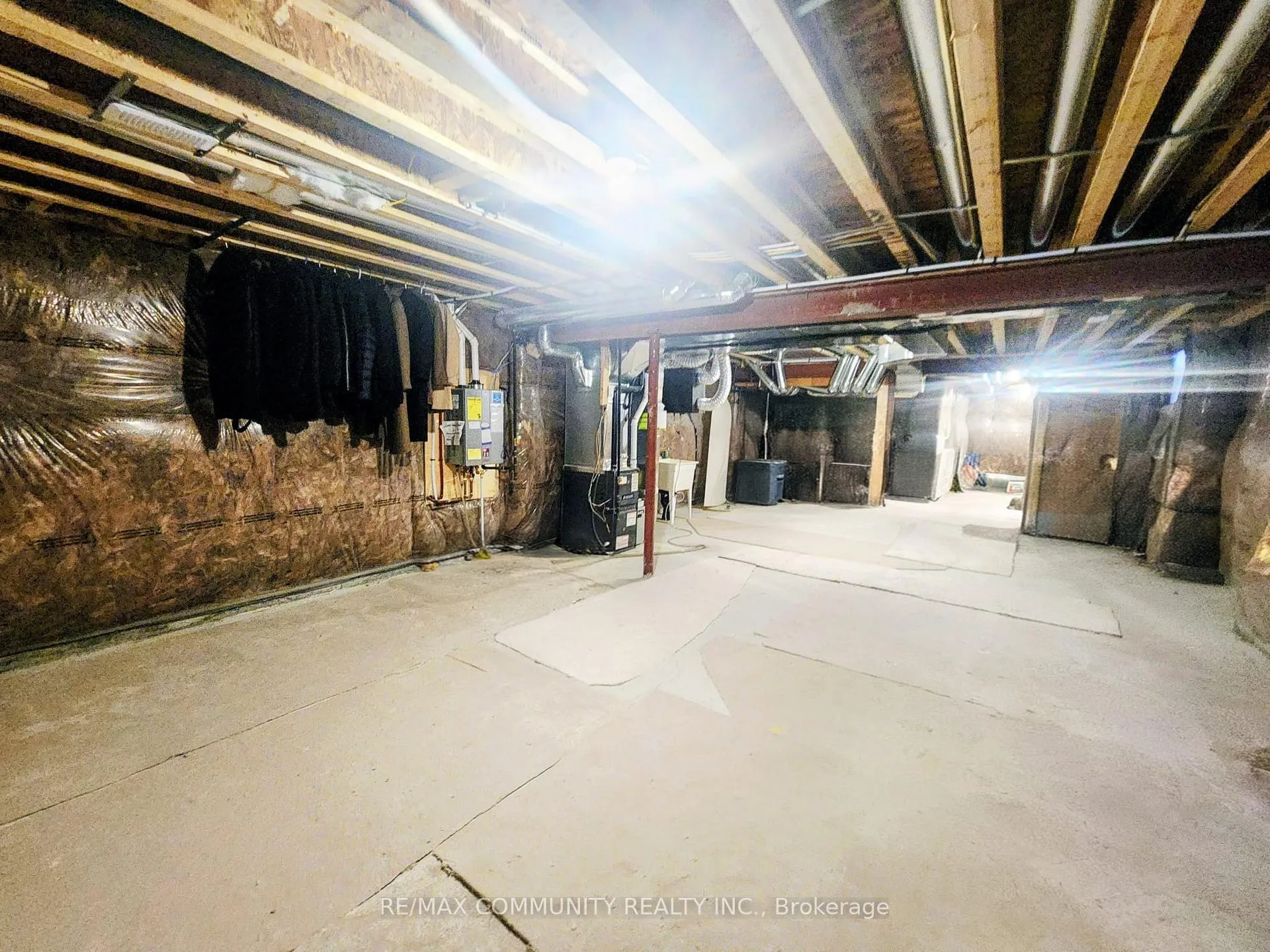 Photo 23 of 8 Deer Ridge Crescent, Whitby, Rural Whitby — HOMEH