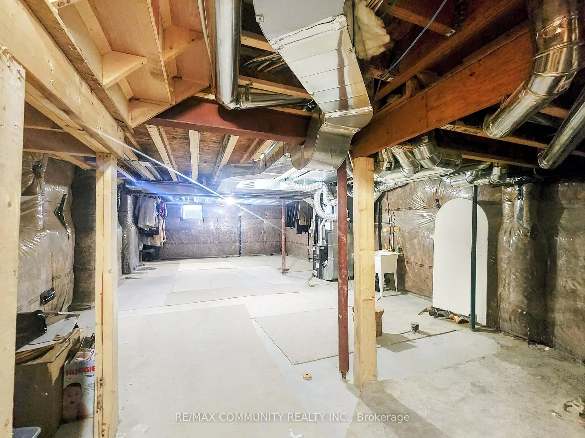 Photo 24 of 8 Deer Ridge Crescent, Whitby, Rural Whitby — HOMEH