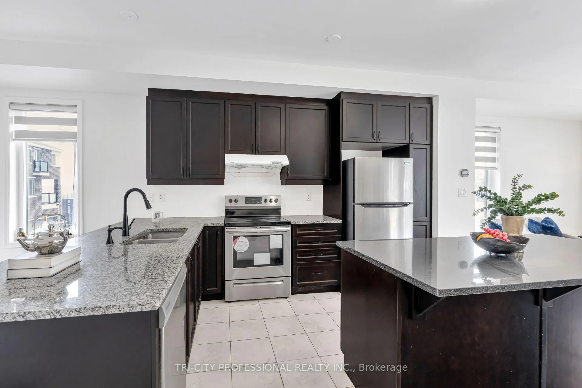 Photo 18 of 2 Summer Wind Lane, Brampton, Northwest Brampton — HOMEH