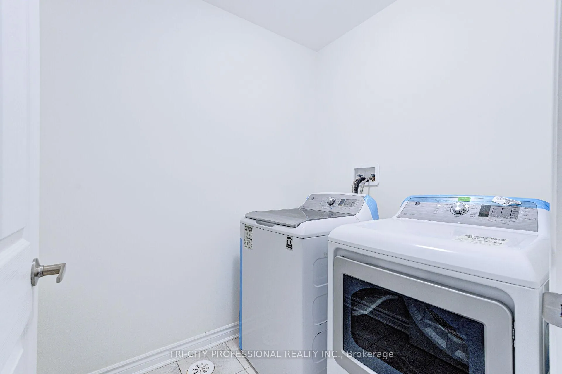 Photo 40 of 2 Summer Wind Lane, Brampton, Northwest Brampton — HOMEH