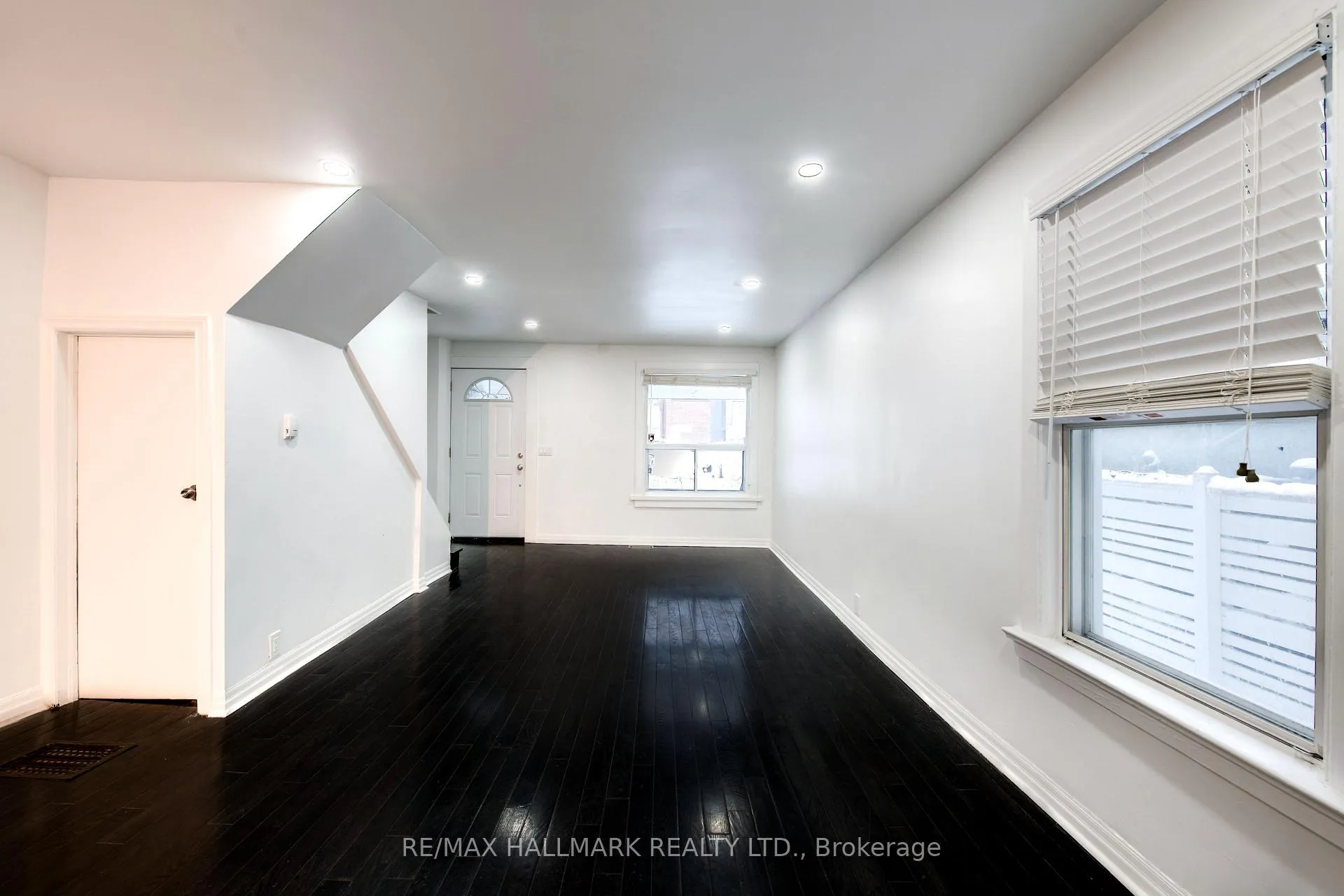 Photo 6 of 106 Willow Avenue, Toronto, The Beaches — HOMEH