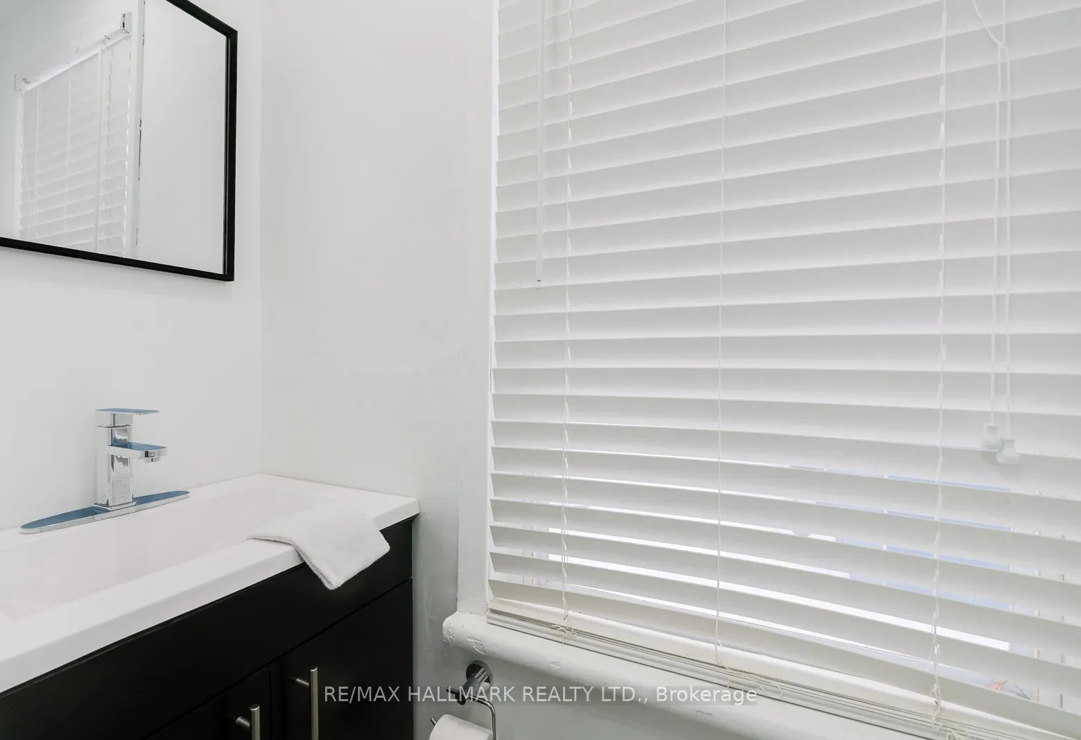 Photo 15 of 106 Willow Avenue, Toronto, The Beaches — HOMEH