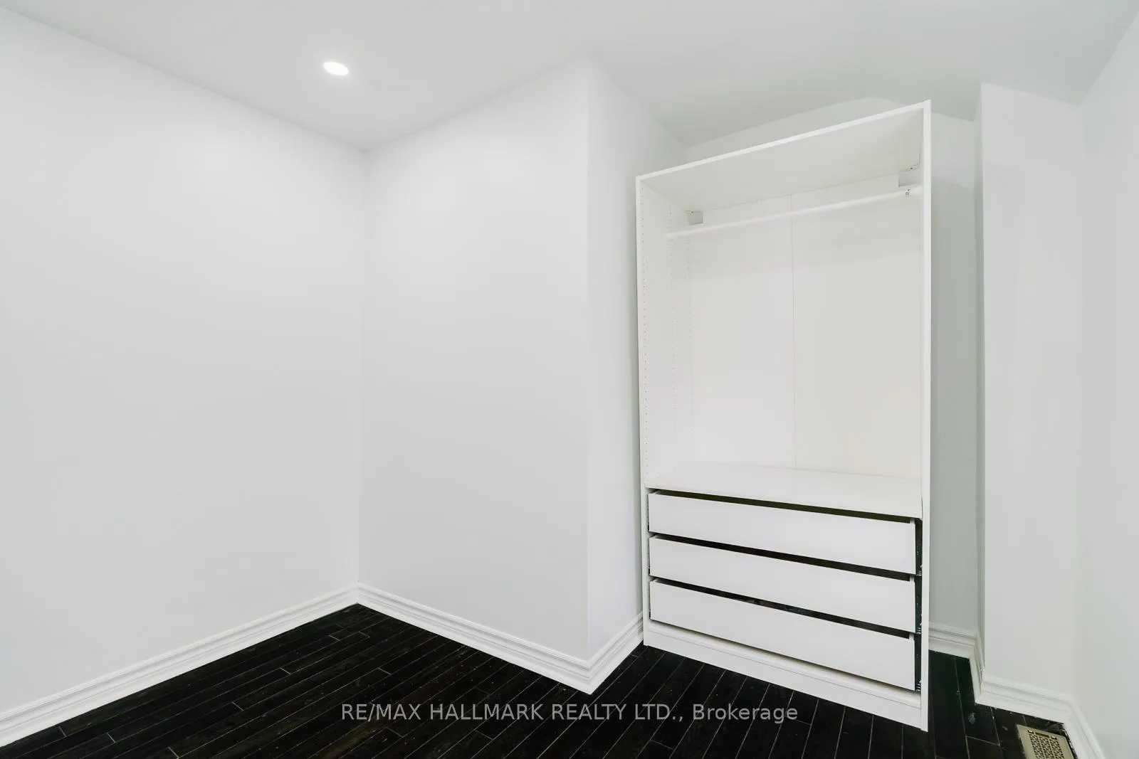 Photo 22 of 106 Willow Avenue, Toronto, The Beaches — HOMEH