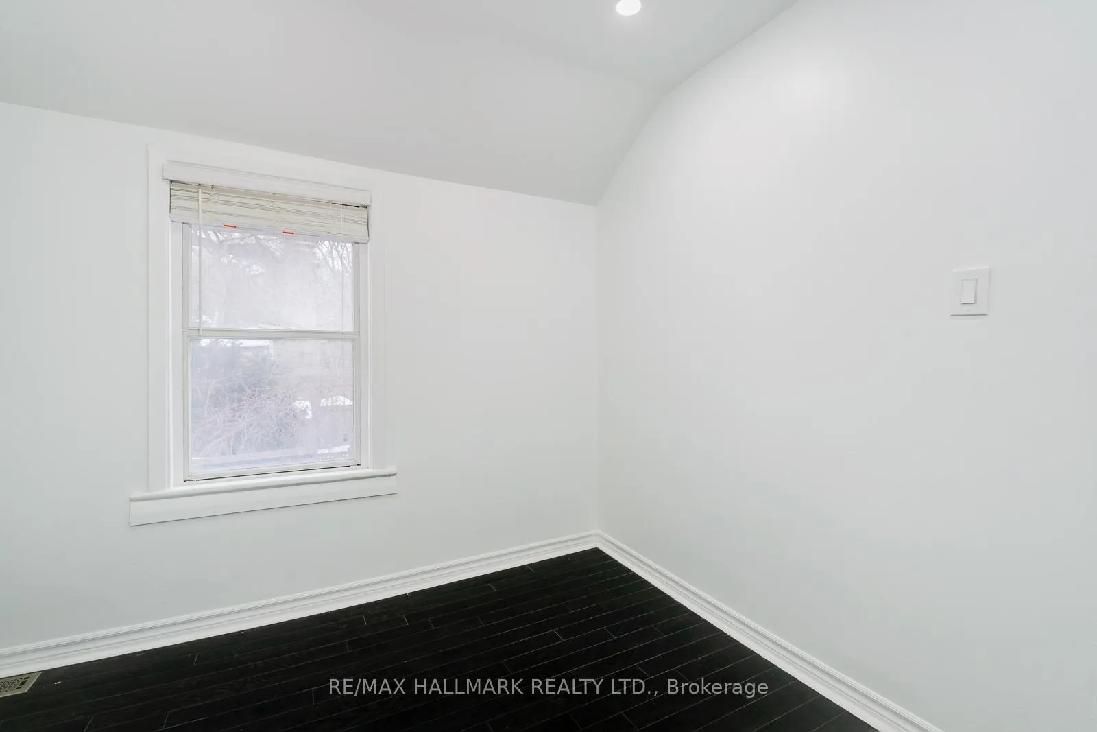 Photo 23 of 106 Willow Avenue, Toronto, The Beaches — HOMEH