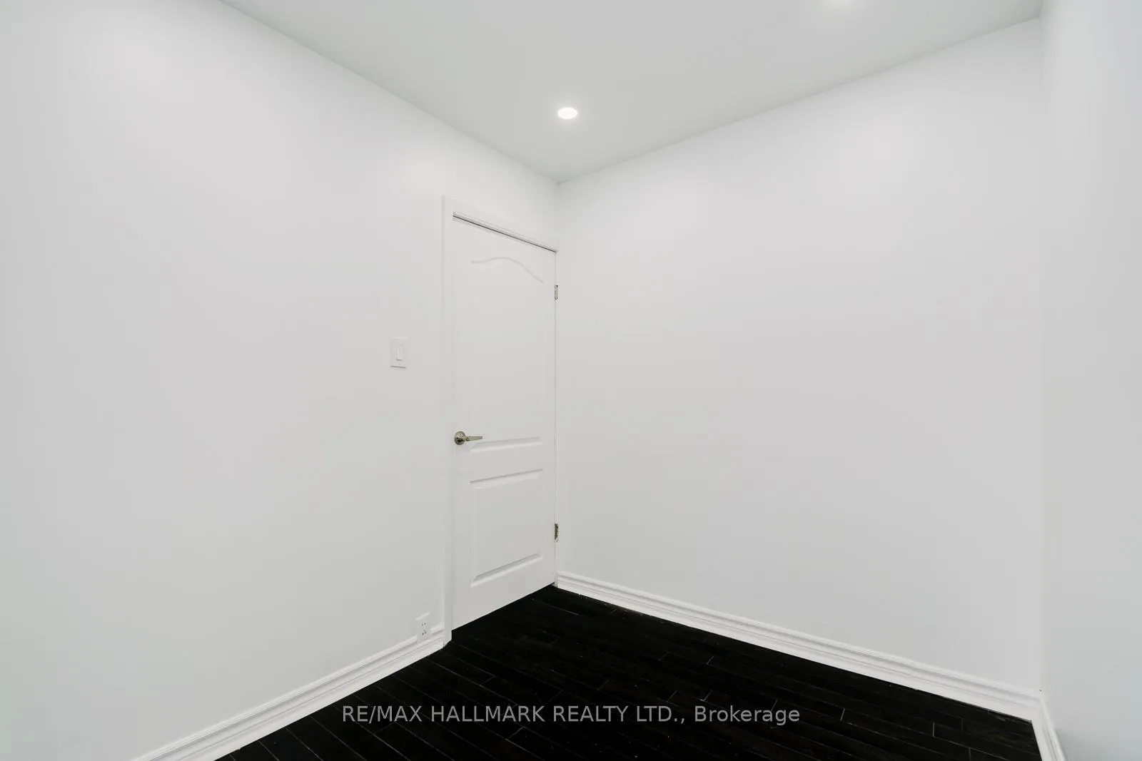 Photo 24 of 106 Willow Avenue, Toronto, The Beaches — HOMEH