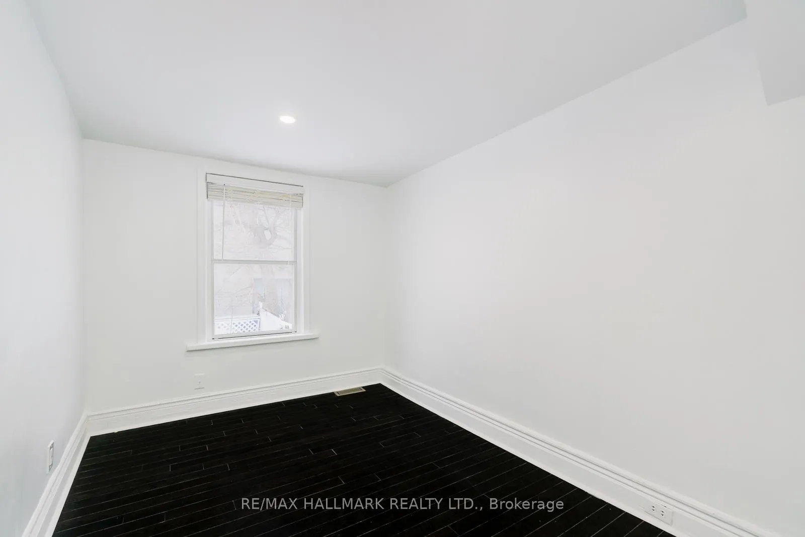 Photo 26 of 106 Willow Avenue, Toronto, The Beaches — HOMEH