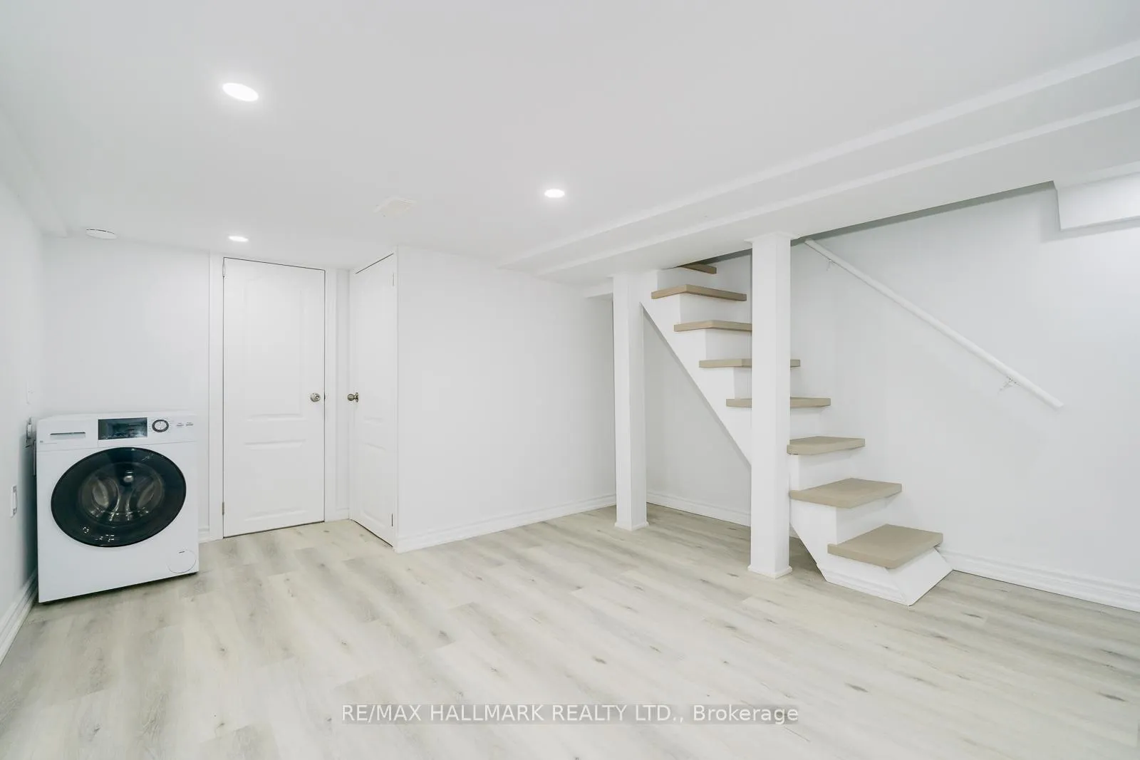 Photo 30 of 106 Willow Avenue, Toronto, The Beaches — HOMEH