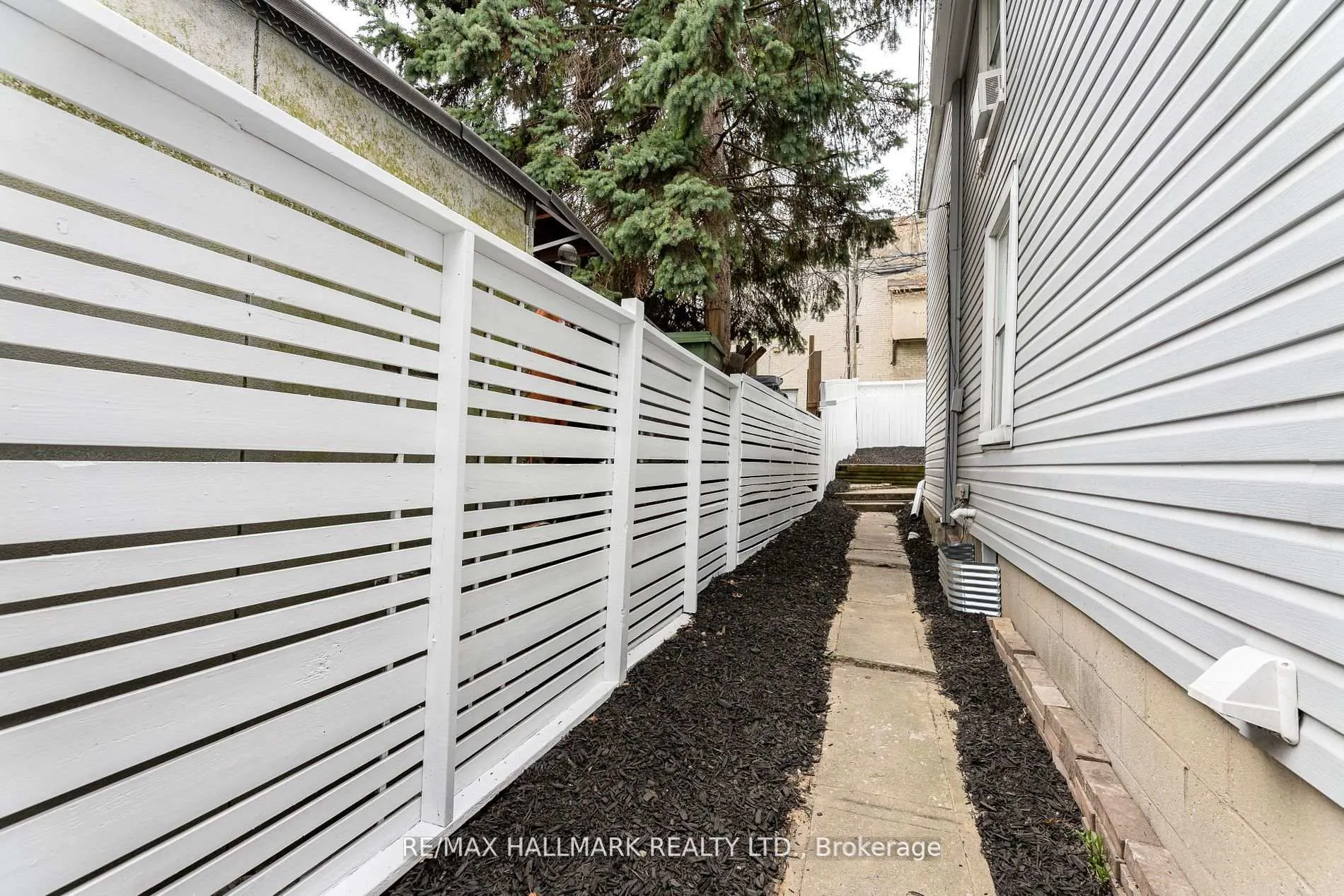Photo 38 of 106 Willow Avenue, Toronto, The Beaches — HOMEH