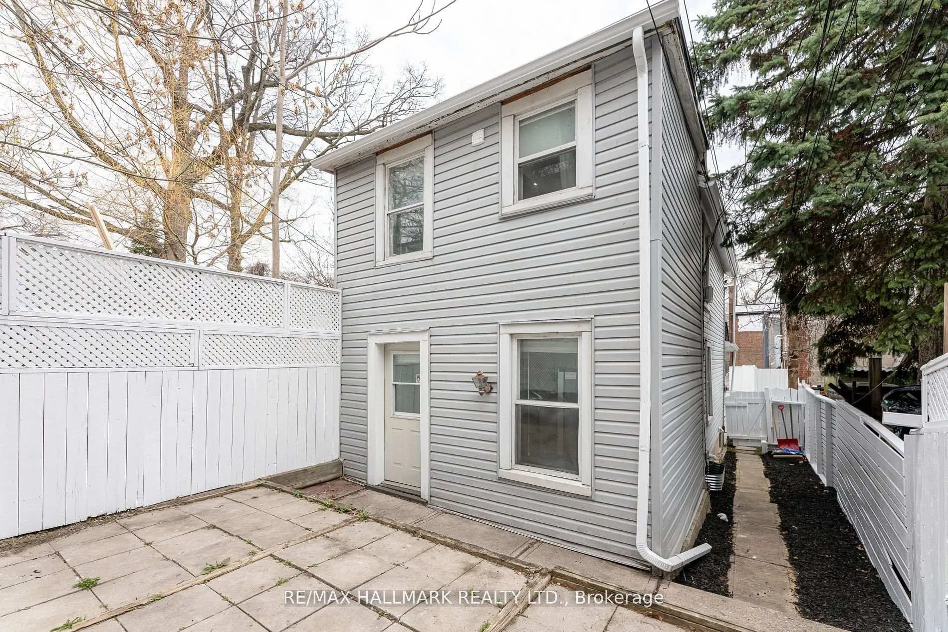 Photo 40 of 106 Willow Avenue, Toronto, The Beaches — HOMEH