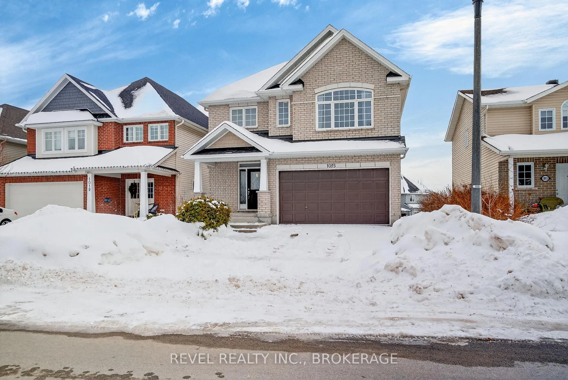 Photo 3 of 1015 Bluffwood Avenue, Kingston, Kingston East (Incl Barret Crt) — HOMEH