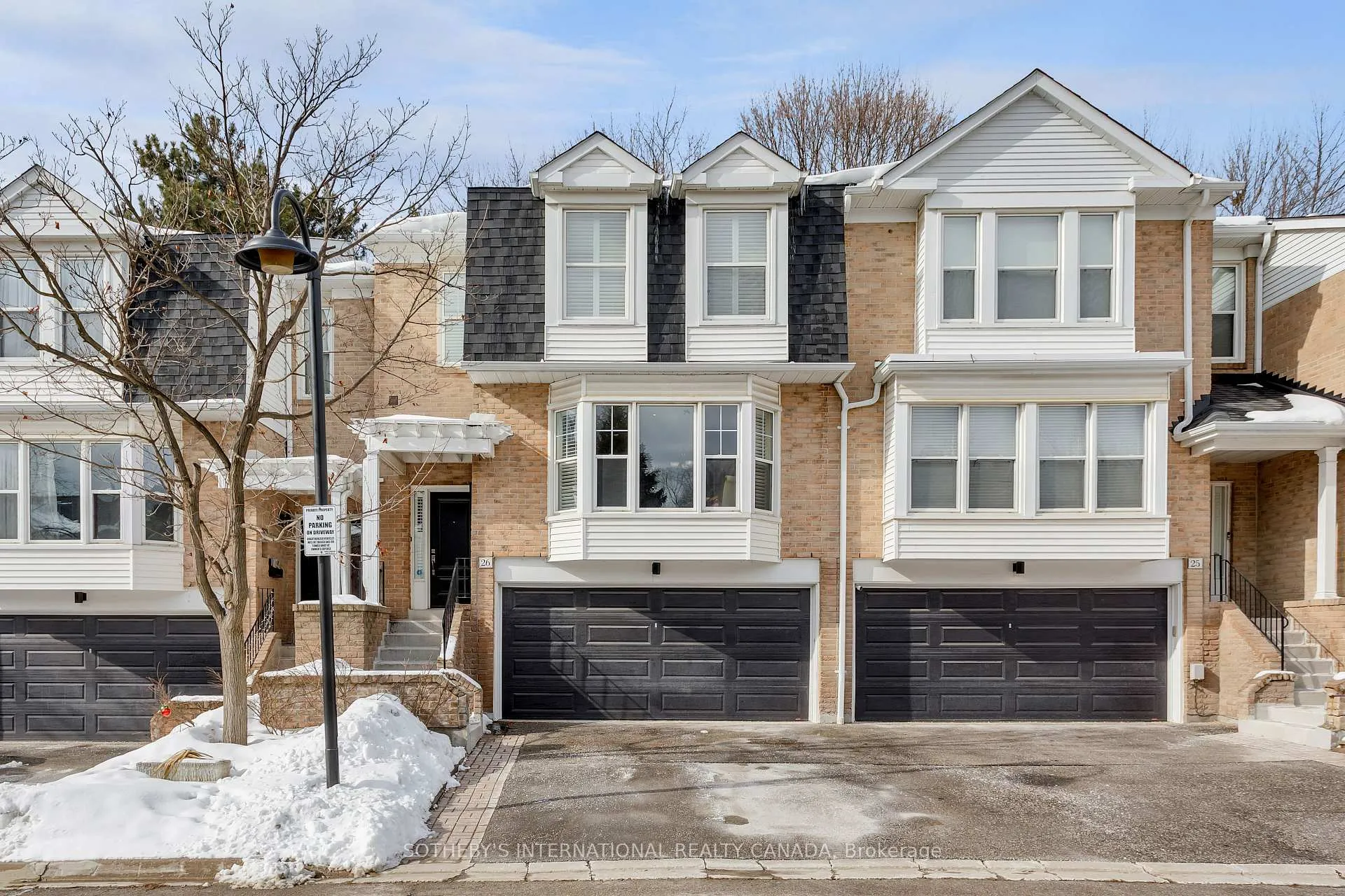 Photo 1 of 26 Tamarack Circle, Etobicoke, Kingsview Village-The Westway — HOMEH