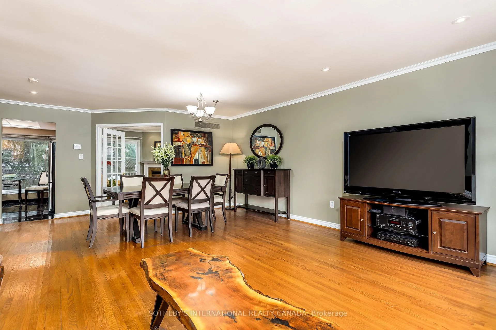 Photo 9 of 26 Tamarack Circle, Etobicoke, Kingsview Village-The Westway — HOMEH