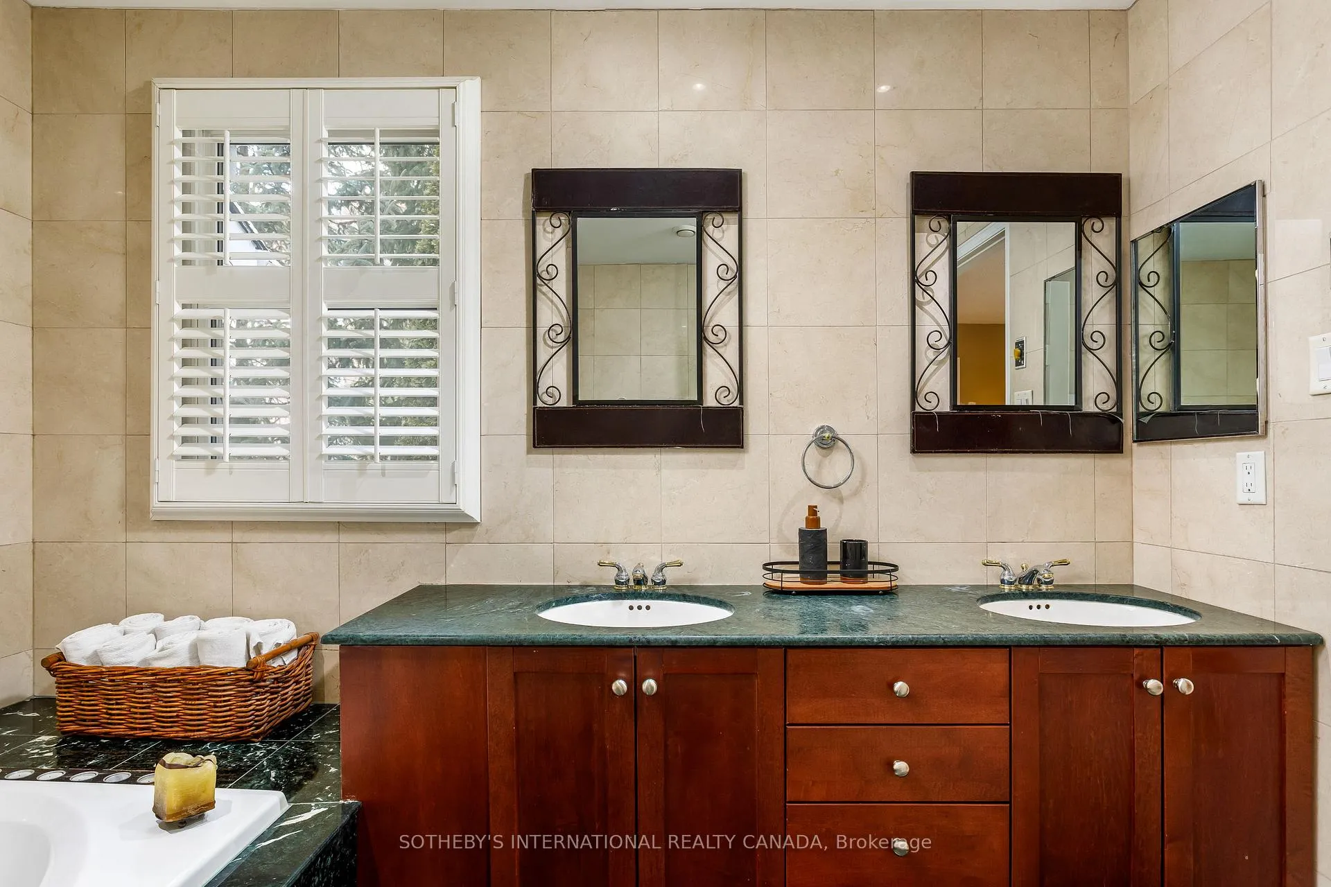 Photo 27 of 26 Tamarack Circle, Etobicoke, Kingsview Village-The Westway — HOMEH