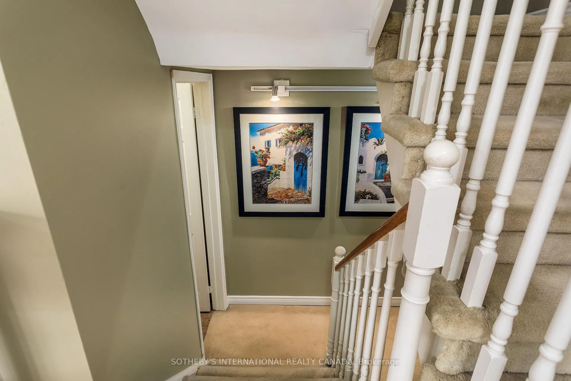 Photo 34 of 26 Tamarack Circle, Etobicoke, Kingsview Village-The Westway — HOMEH