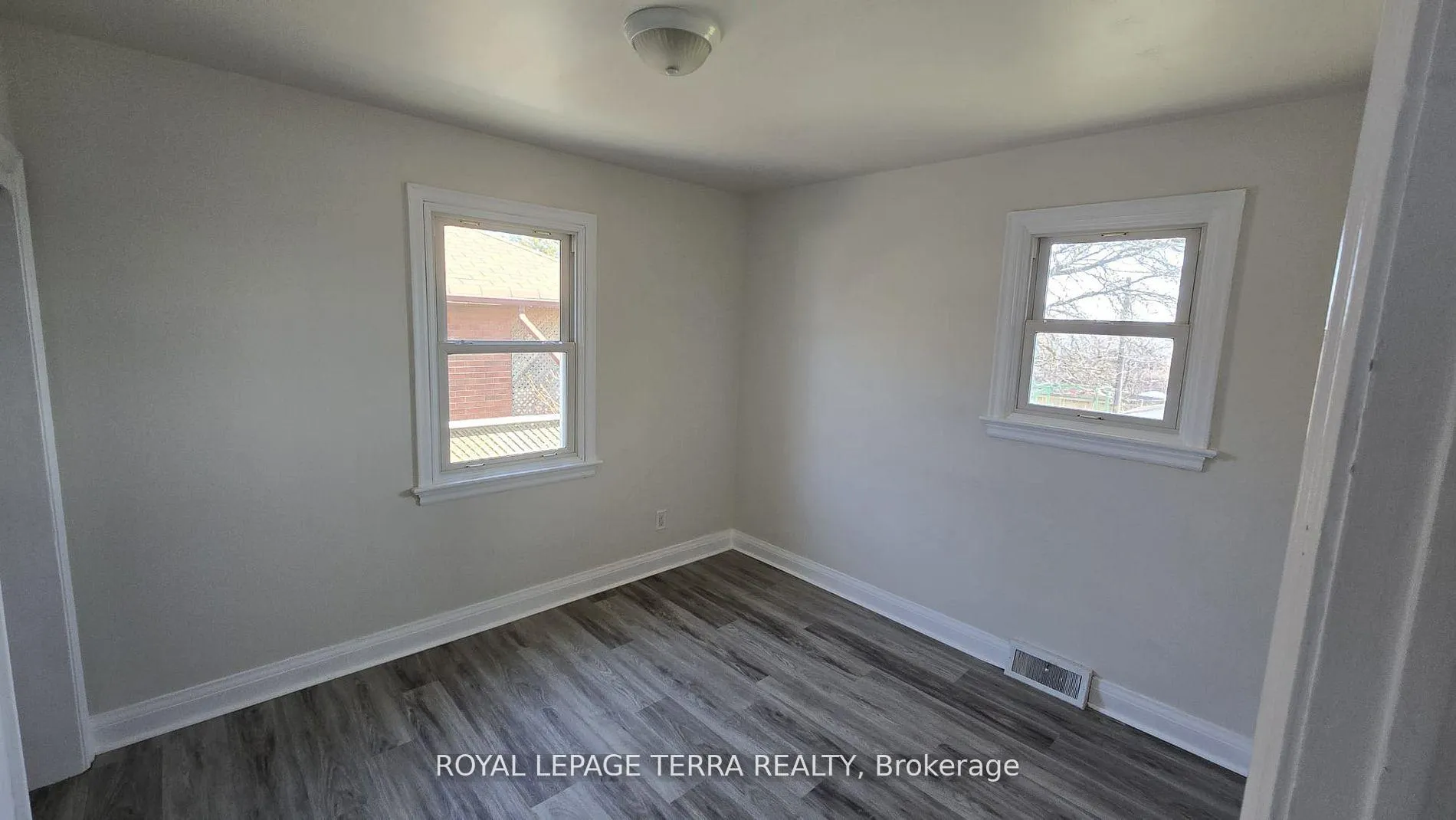 Photo 4 of 779 Whitman Crescent, Oshawa, Donevan — HOMEH