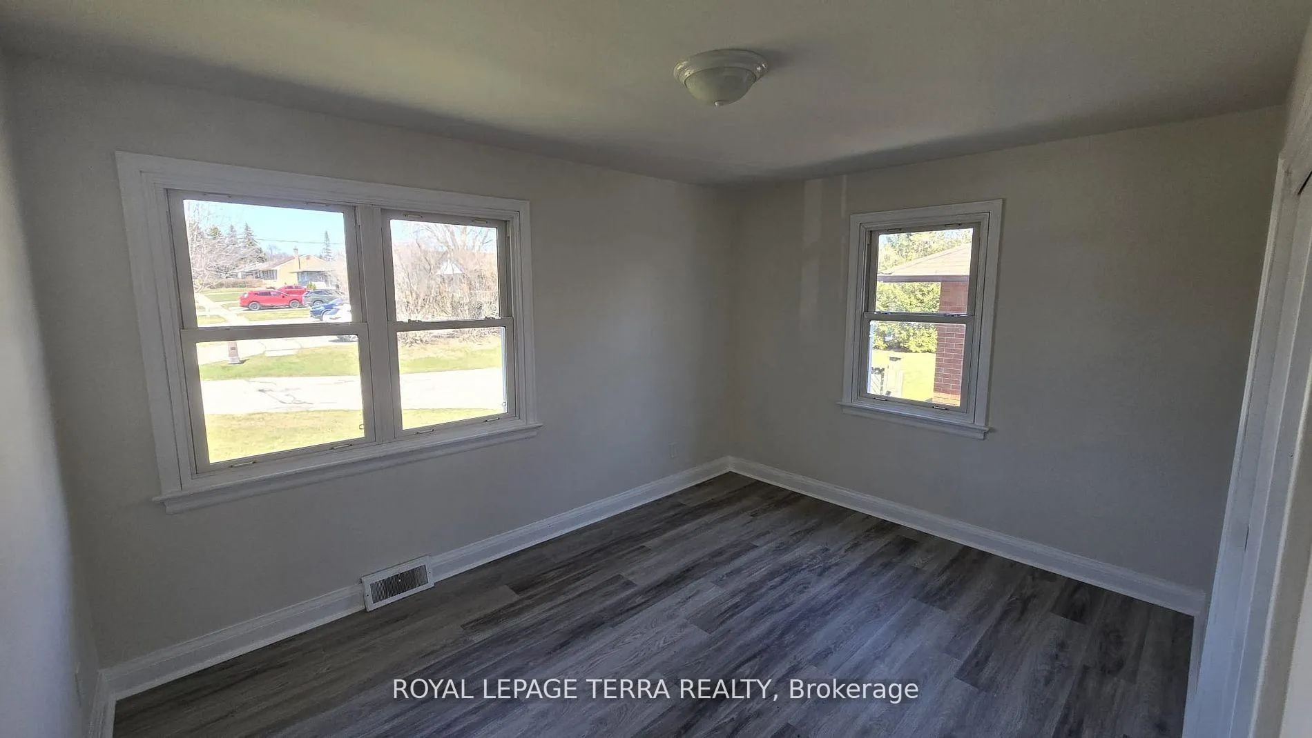 Photo 10 of 779 Whitman Crescent, Oshawa, Donevan — HOMEH
