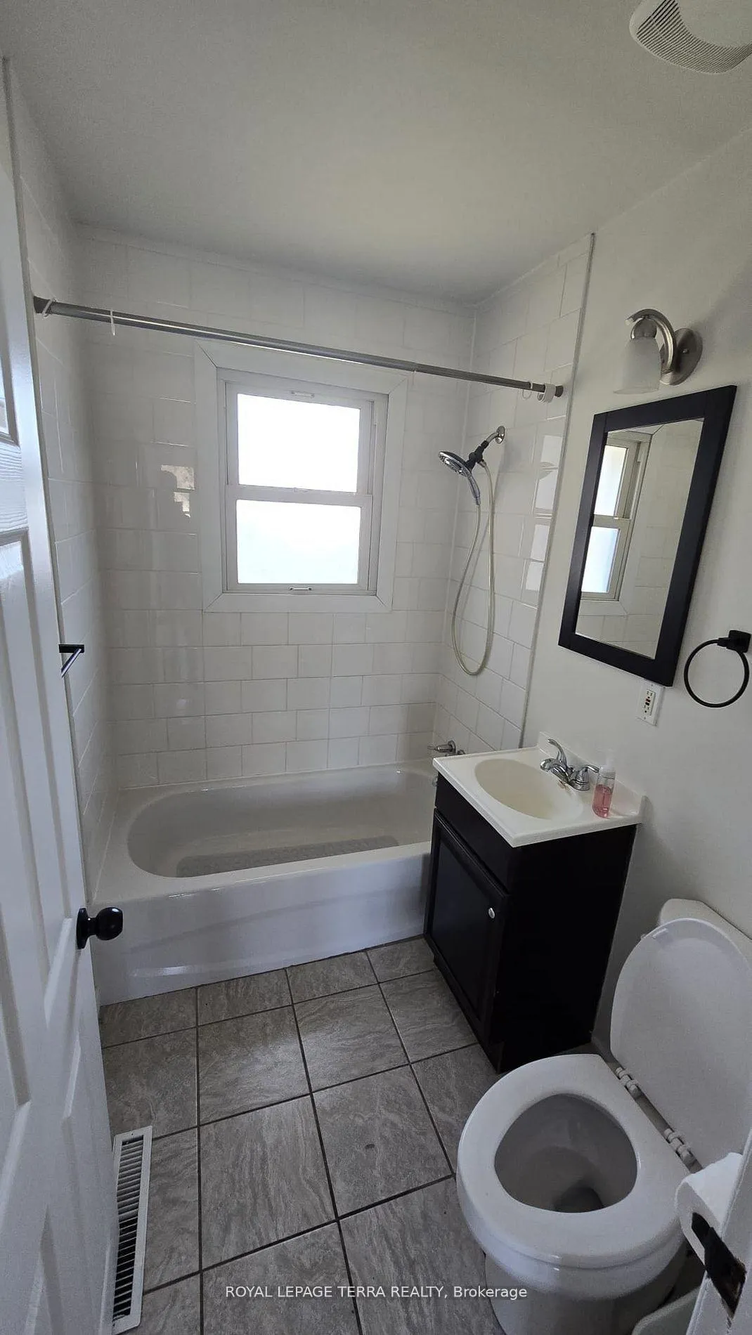 Photo 12 of 779 Whitman Crescent, Oshawa, Donevan — HOMEH