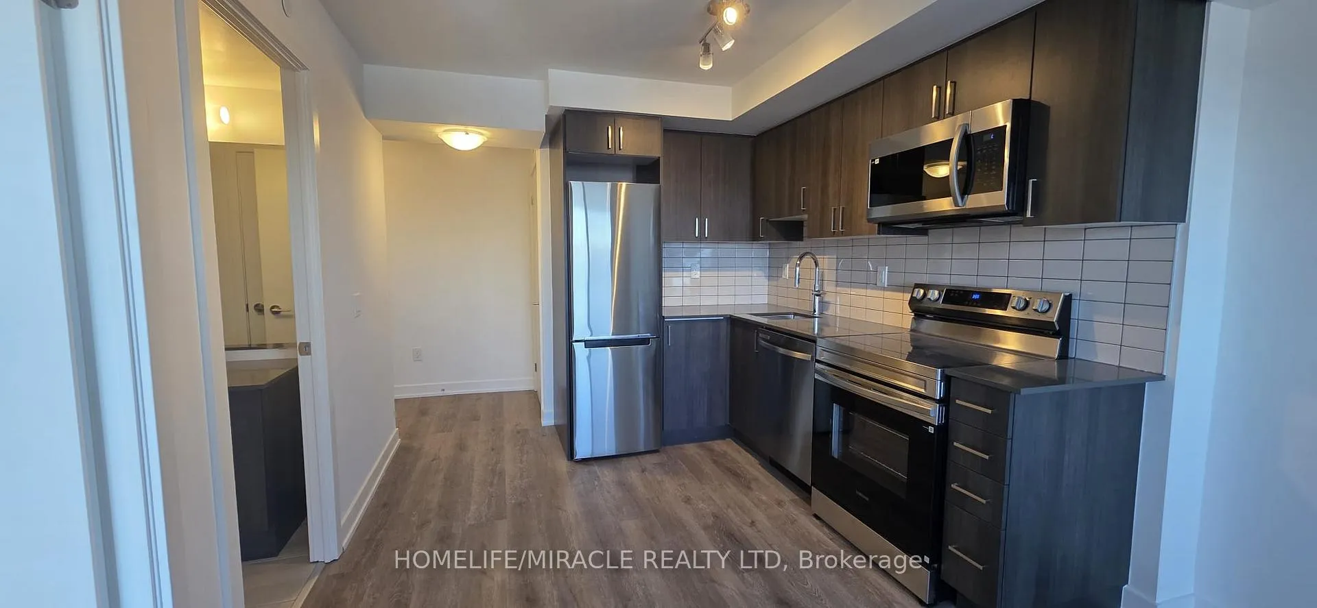 Photo 5 of Unit 1101, 1010 Sandy Beach Road, Pickering, Bay Ridges — HOMEH