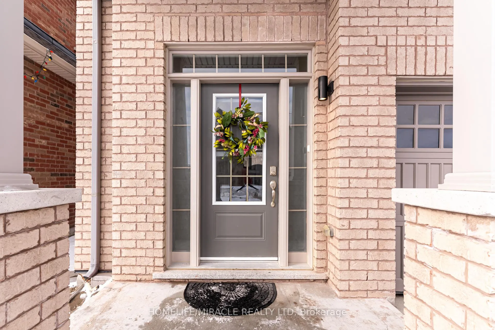 Photo 5 of 283 Fleetwood Drive, Oshawa, Eastdale — HOMEH