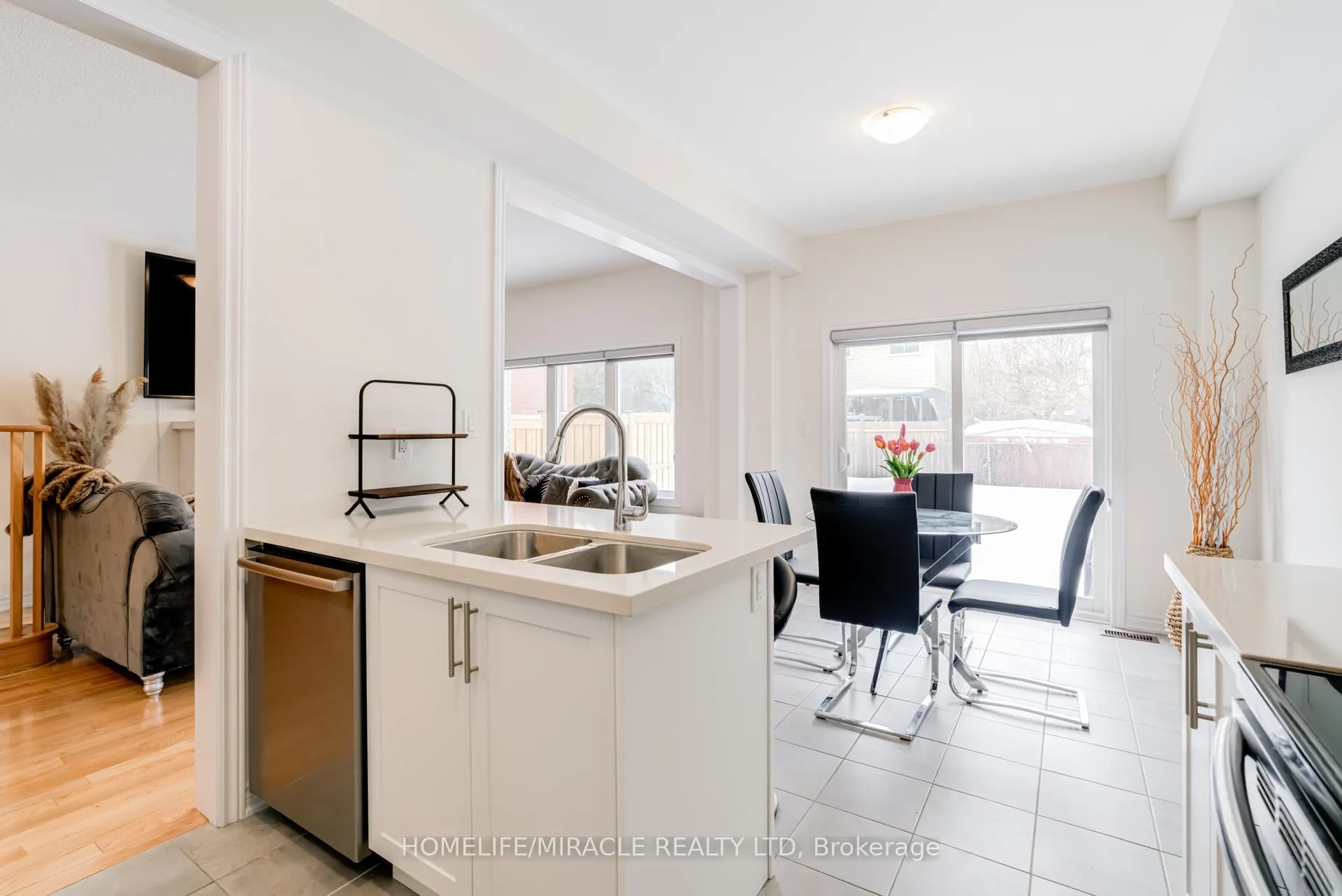 Photo 17 of 283 Fleetwood Drive, Oshawa, Eastdale — HOMEH